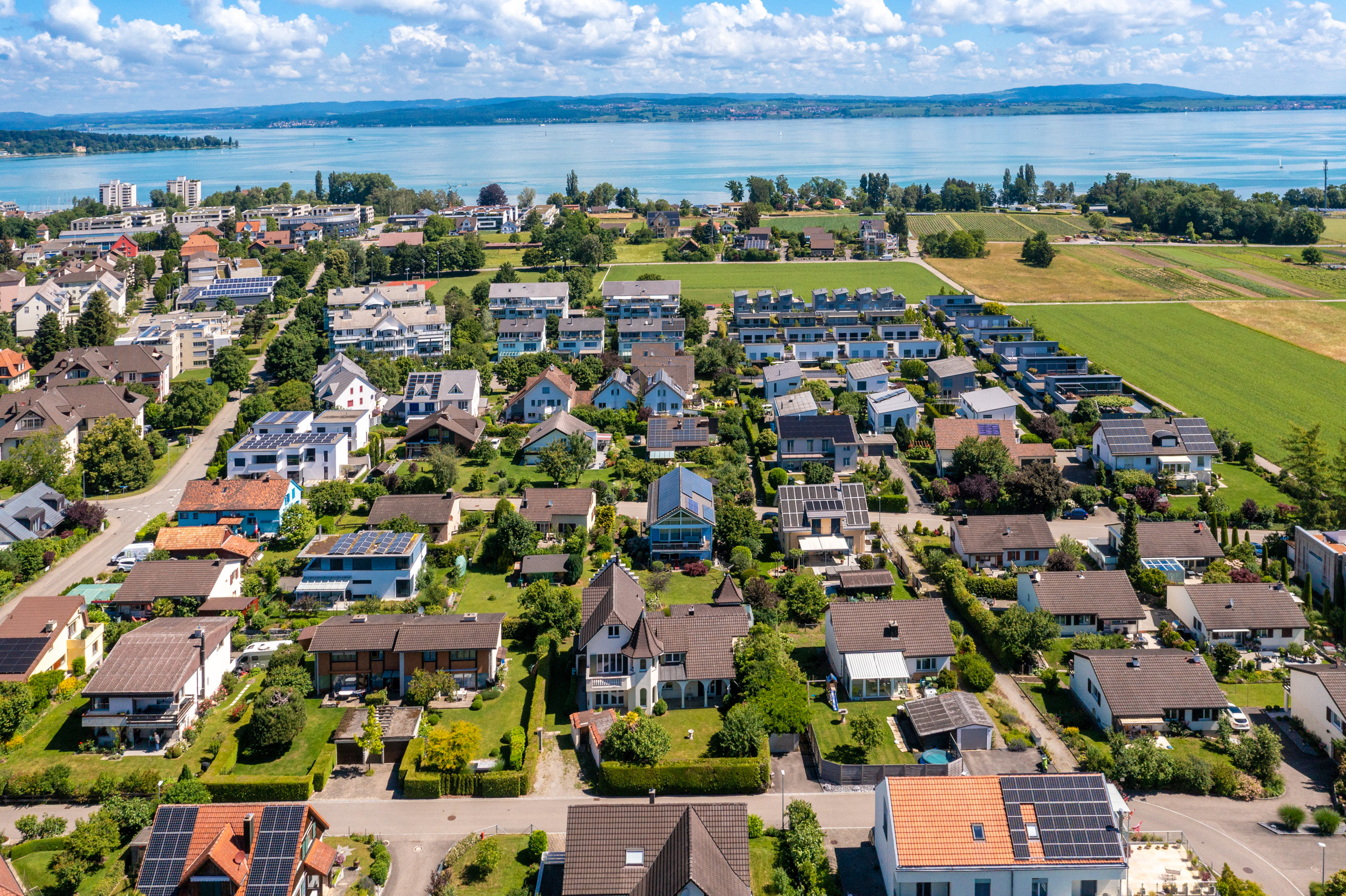 Die Lage ist ruhig, mit ländlichem Flair am See. Die Lage ist ruhig, mit ländlichem Flair am See.