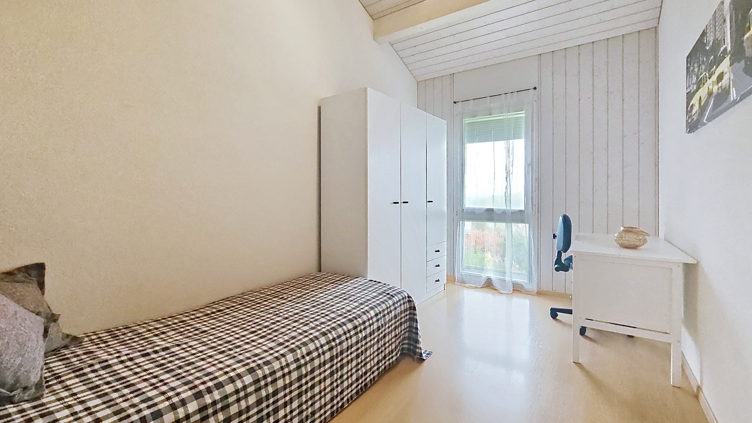 Chambre 3 - 1er étage Chambre 3 - 1er étage