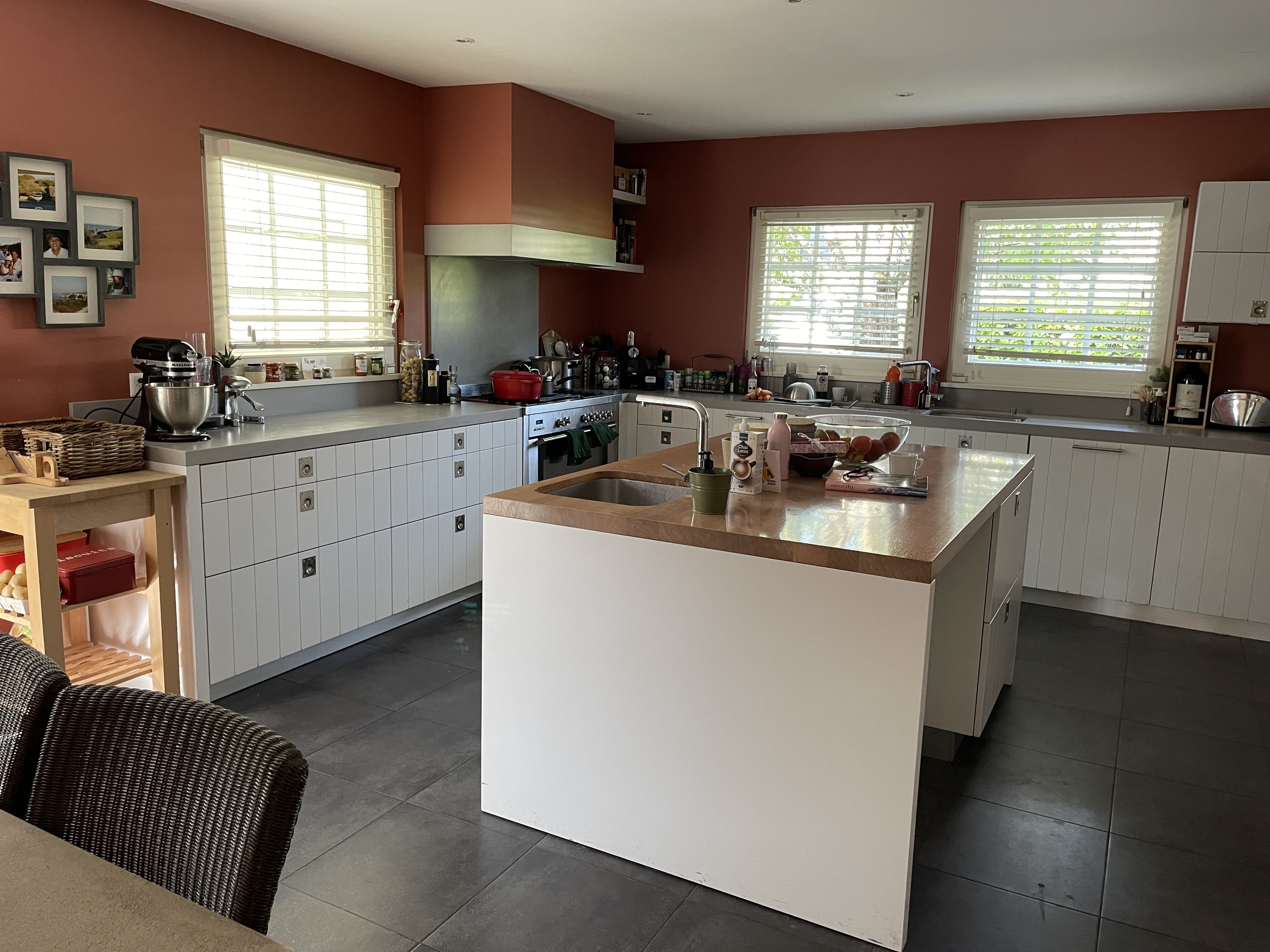 Grande cuisine avec son îlot central