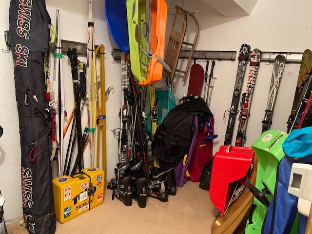 Local skis Local skis