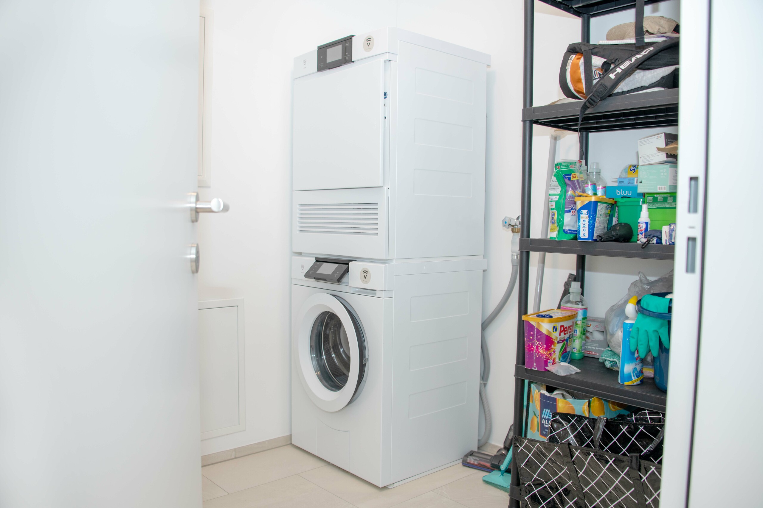 Reduit mit Waschturm