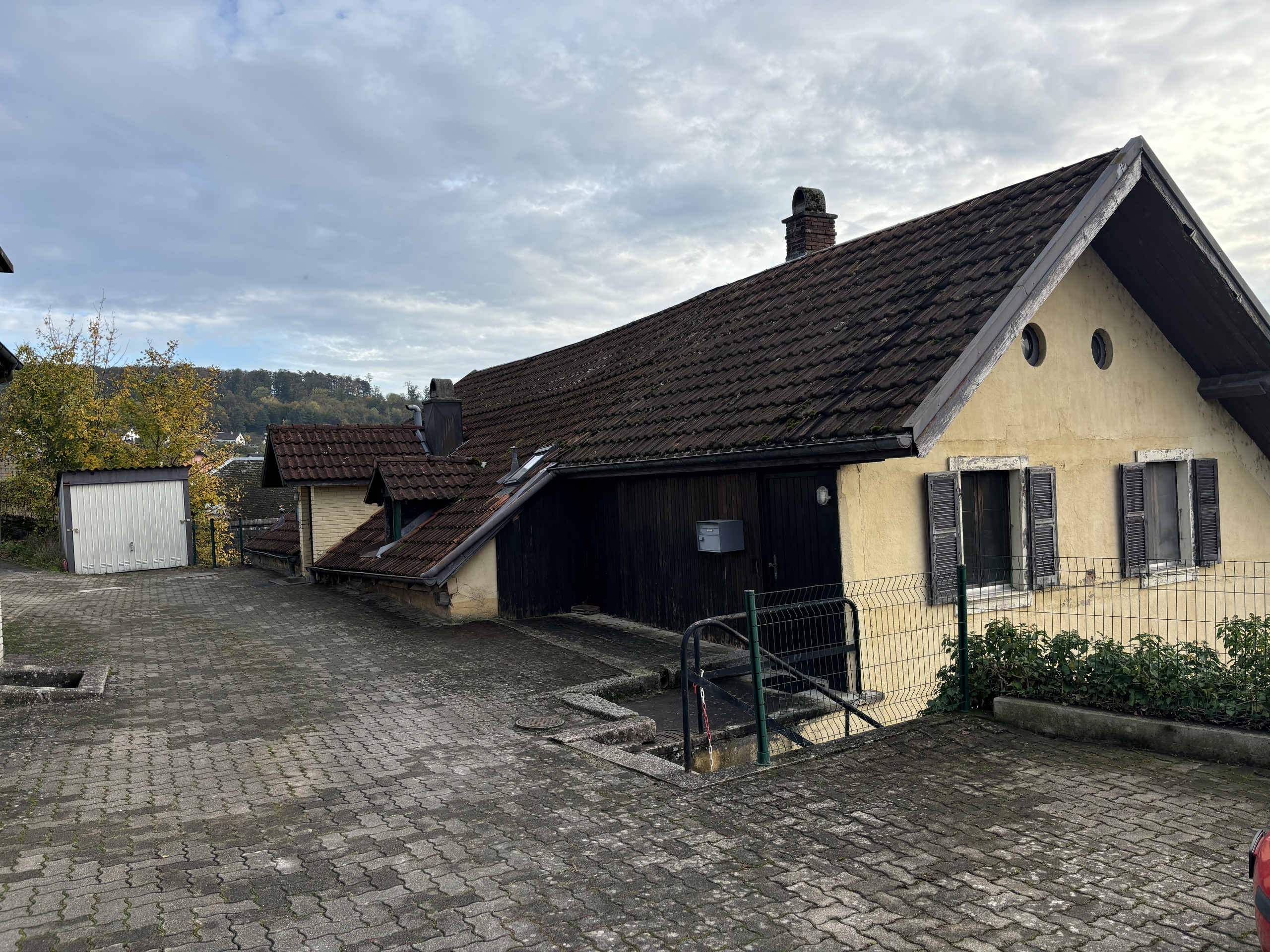 Immeuble entrées rez supérieur