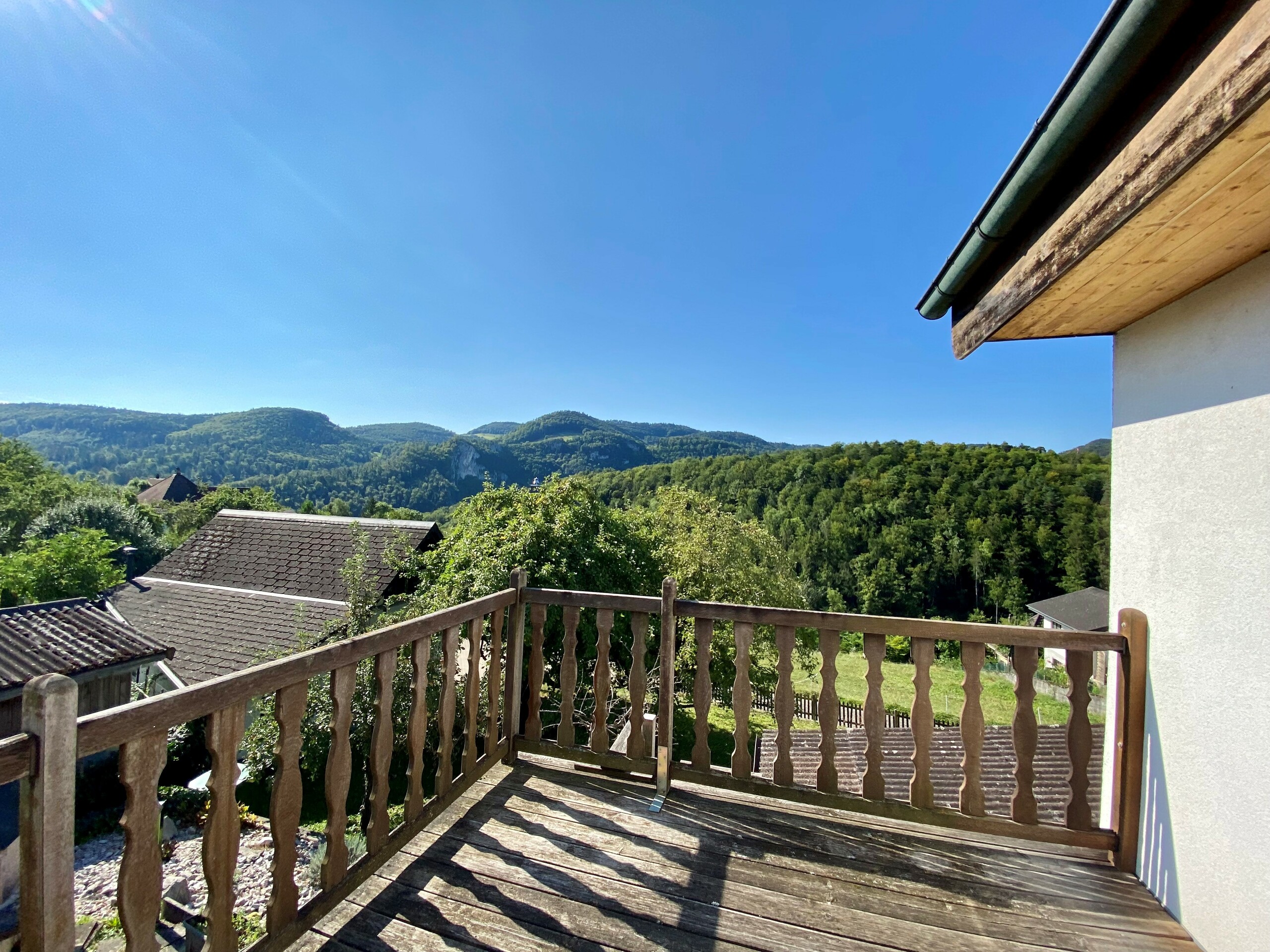 4. 5 Zi.-Wohnung OG Balkon 2 4. 5 Zi.-Wohnung OG Balkon 2