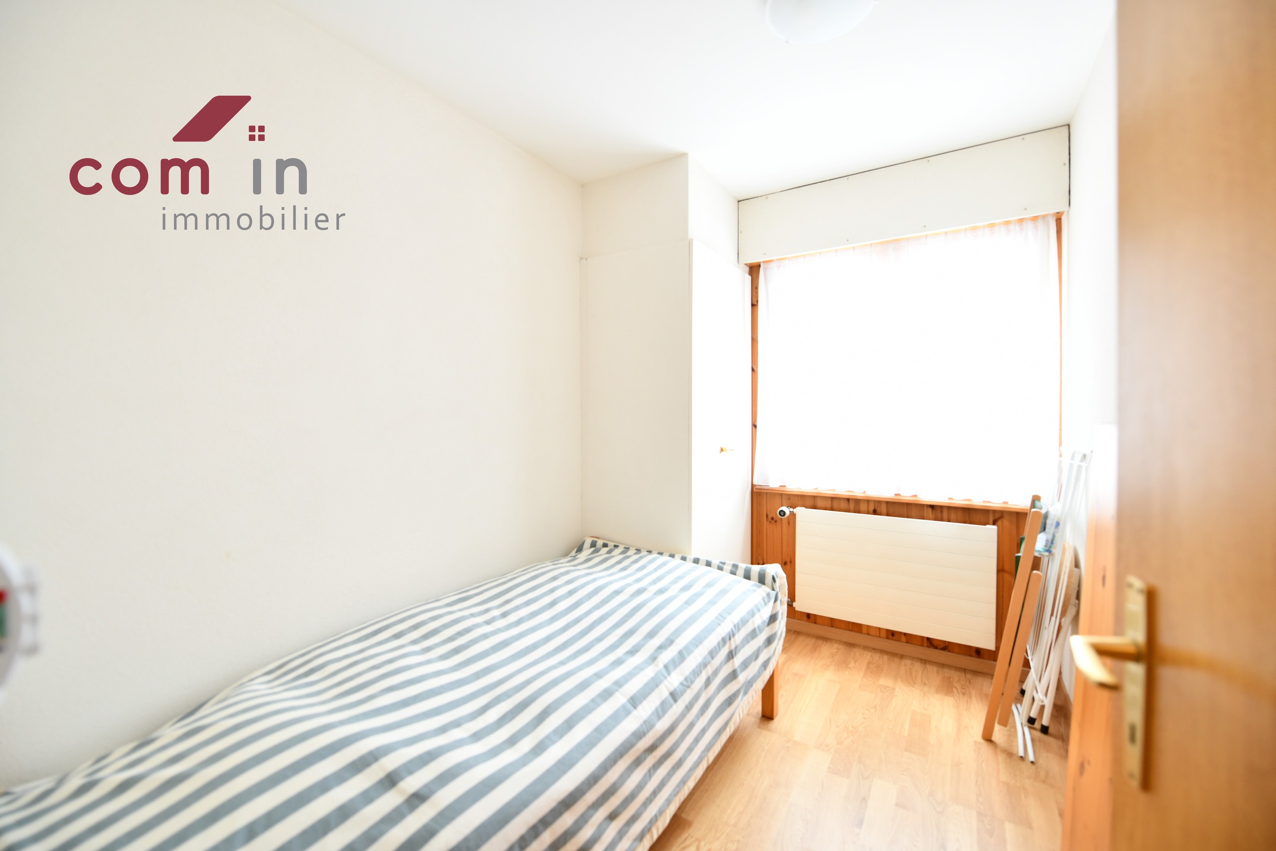 chambrette de 6 m2 au Nord, contiguëe à la chambre Nord-Est