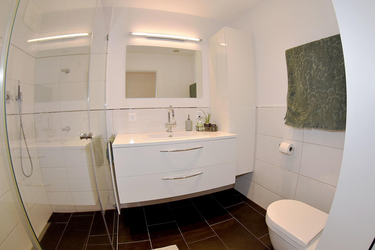 DU/WC DU/WC