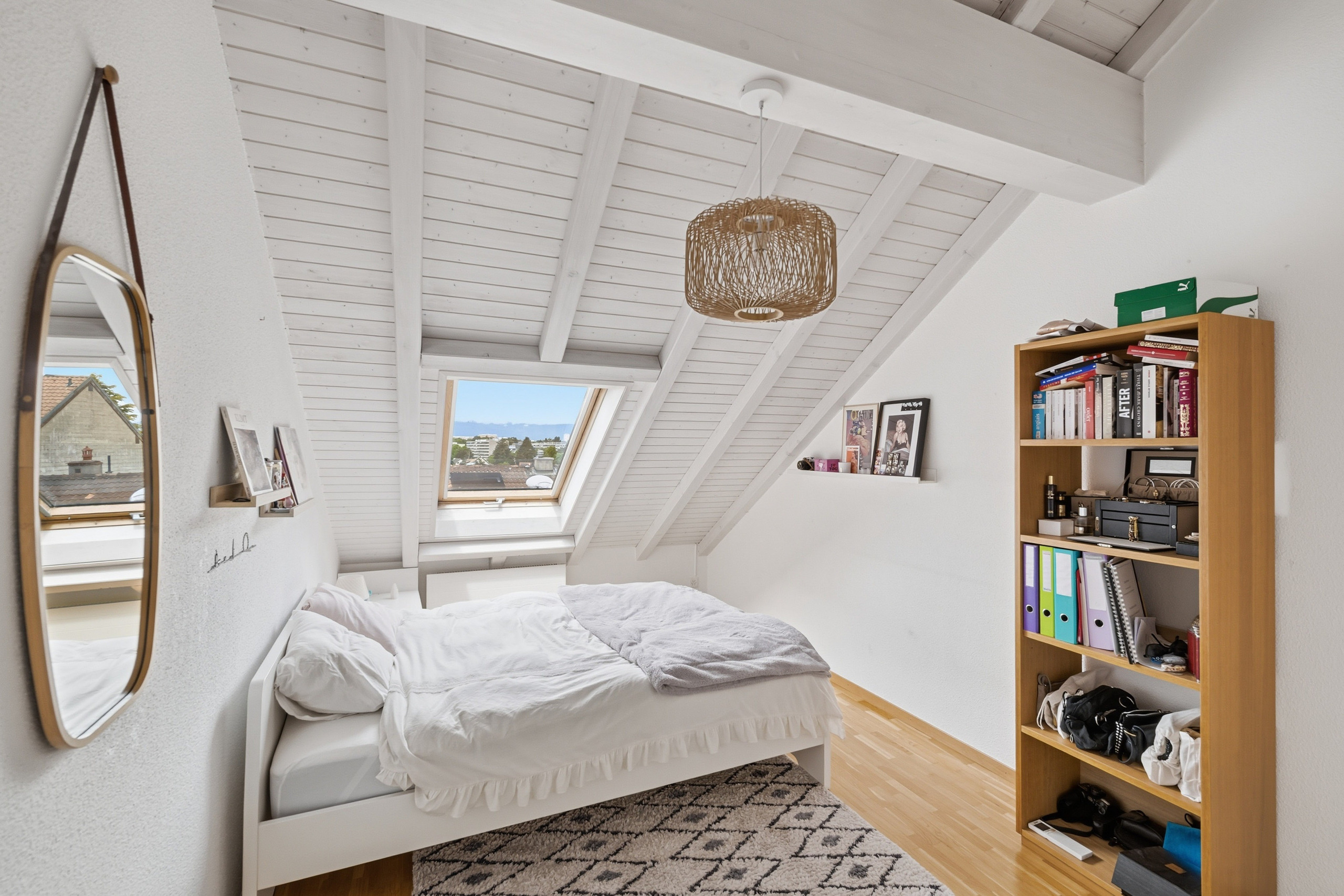 Interior view 10