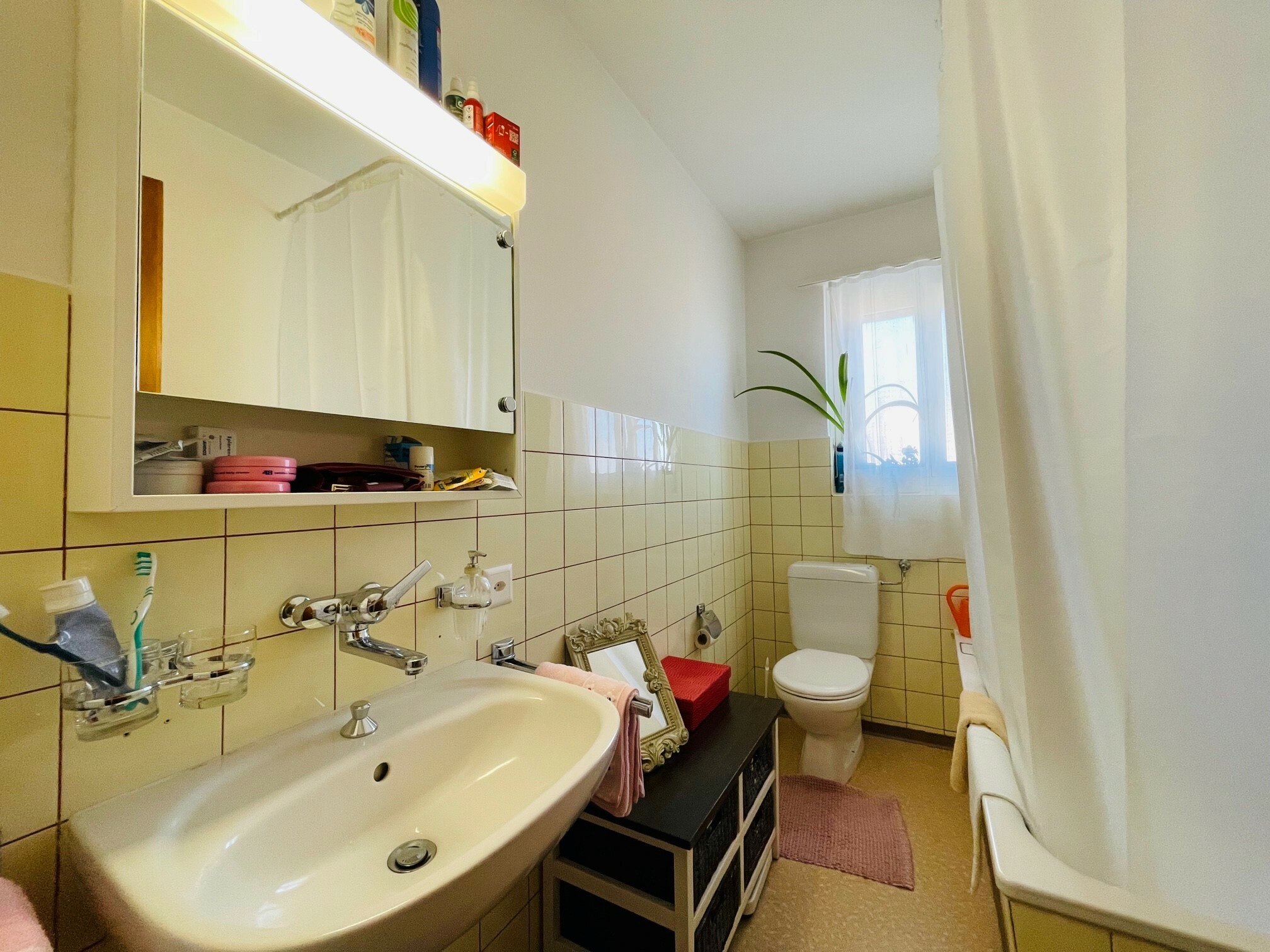 3.OG 2-Zimmer Wohnung Via Gottardo 52 Badezimmer 3.OG 2-Zimmer Wohnung Via Gottardo 52 Badezimmer