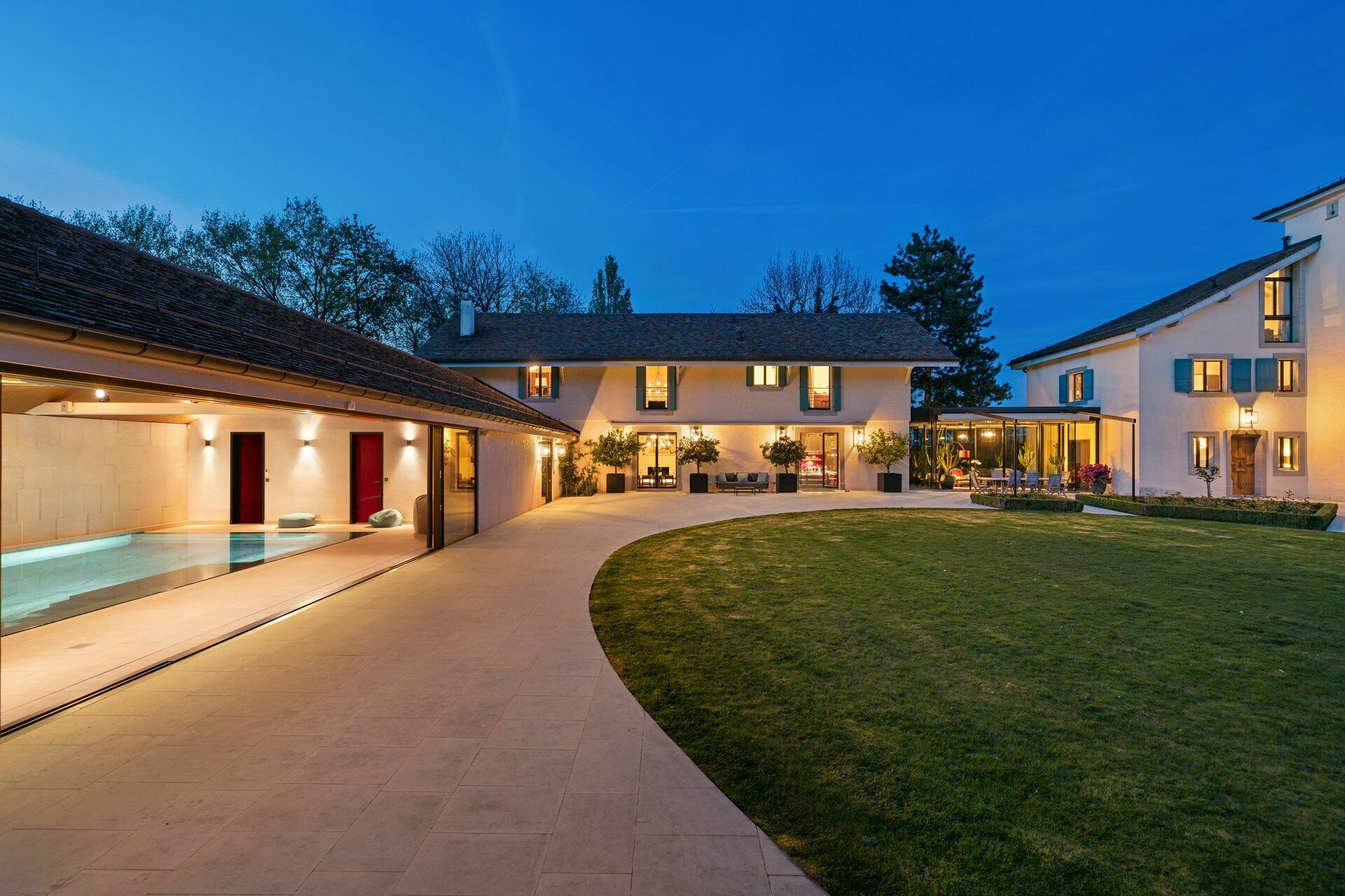 Exterior view 1