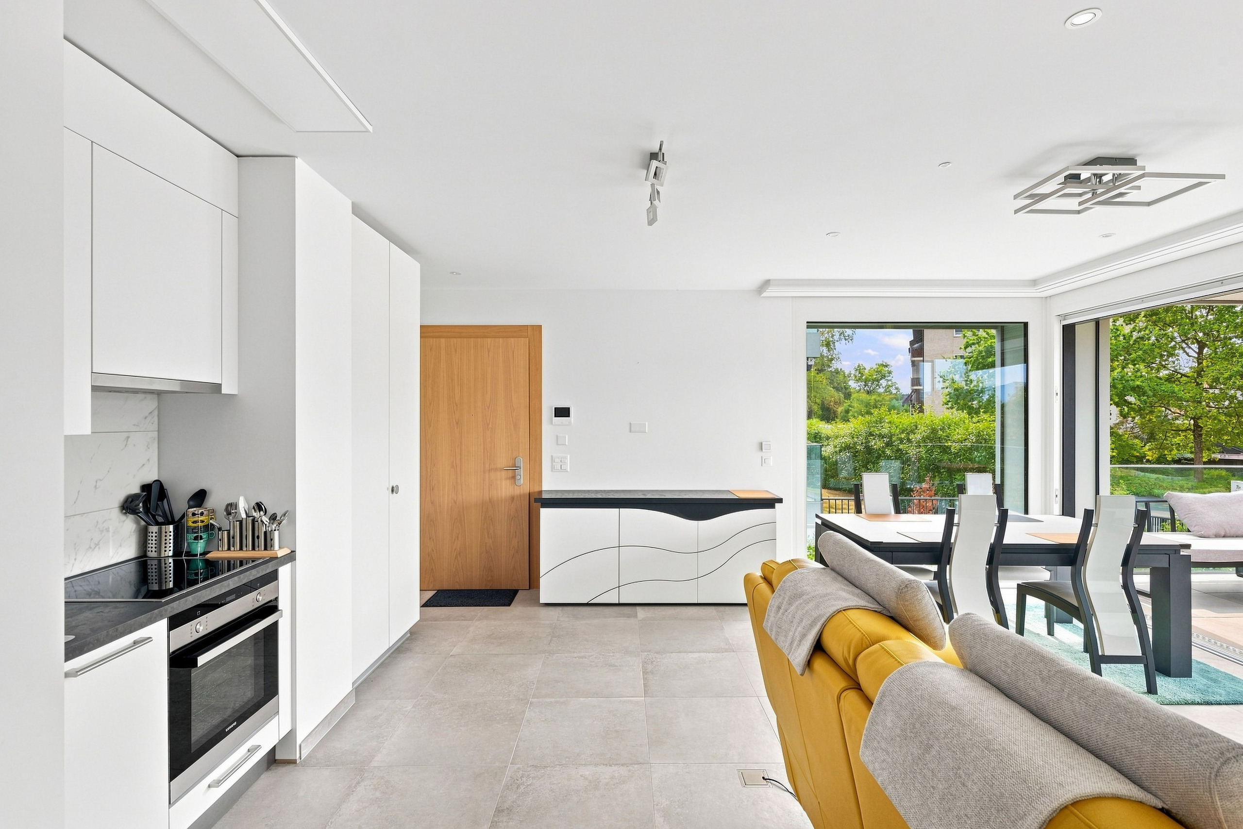 Interior view 5