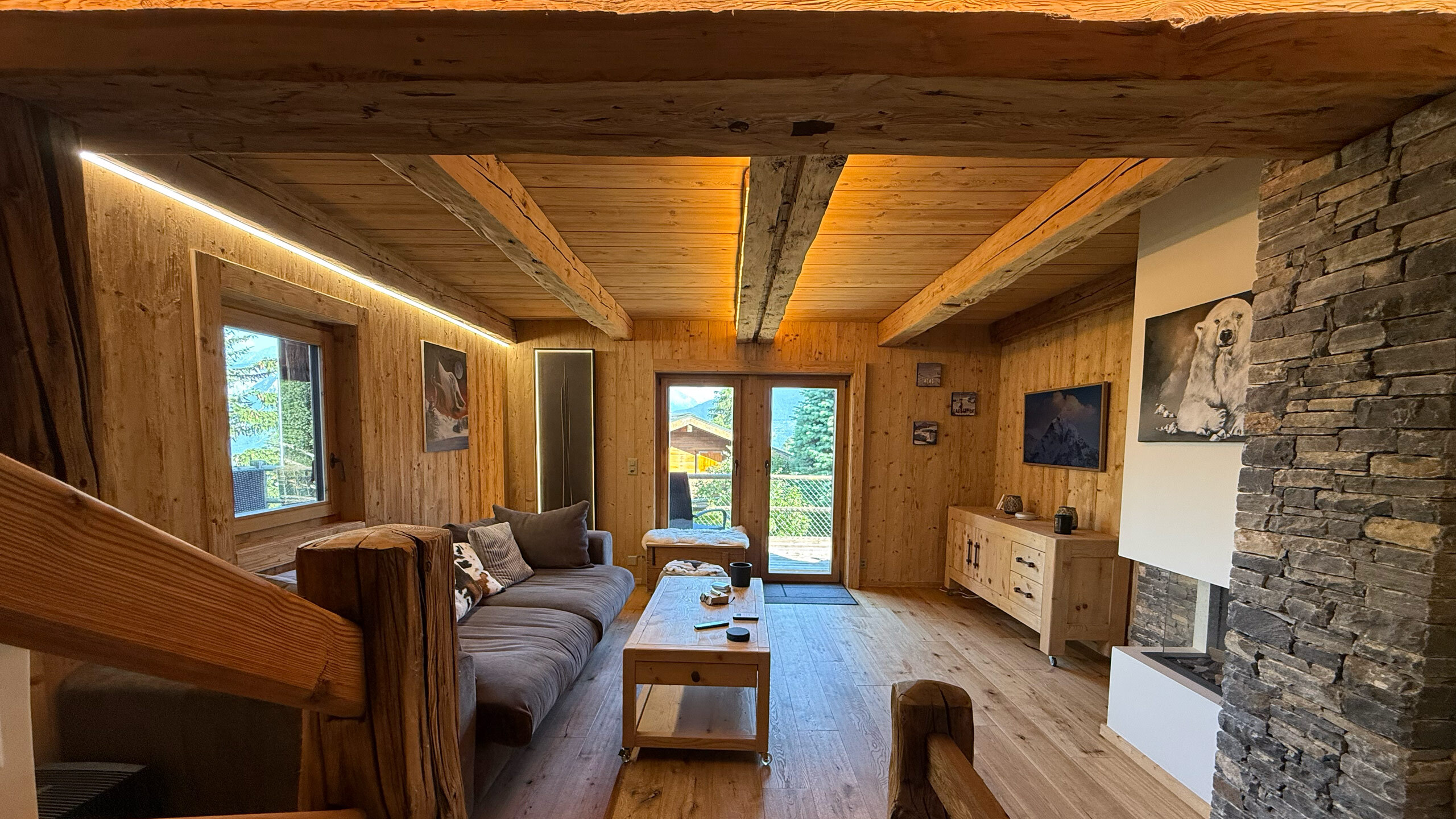 Mazot - Living room with access to balcony Mazot - Living room with access to balcony