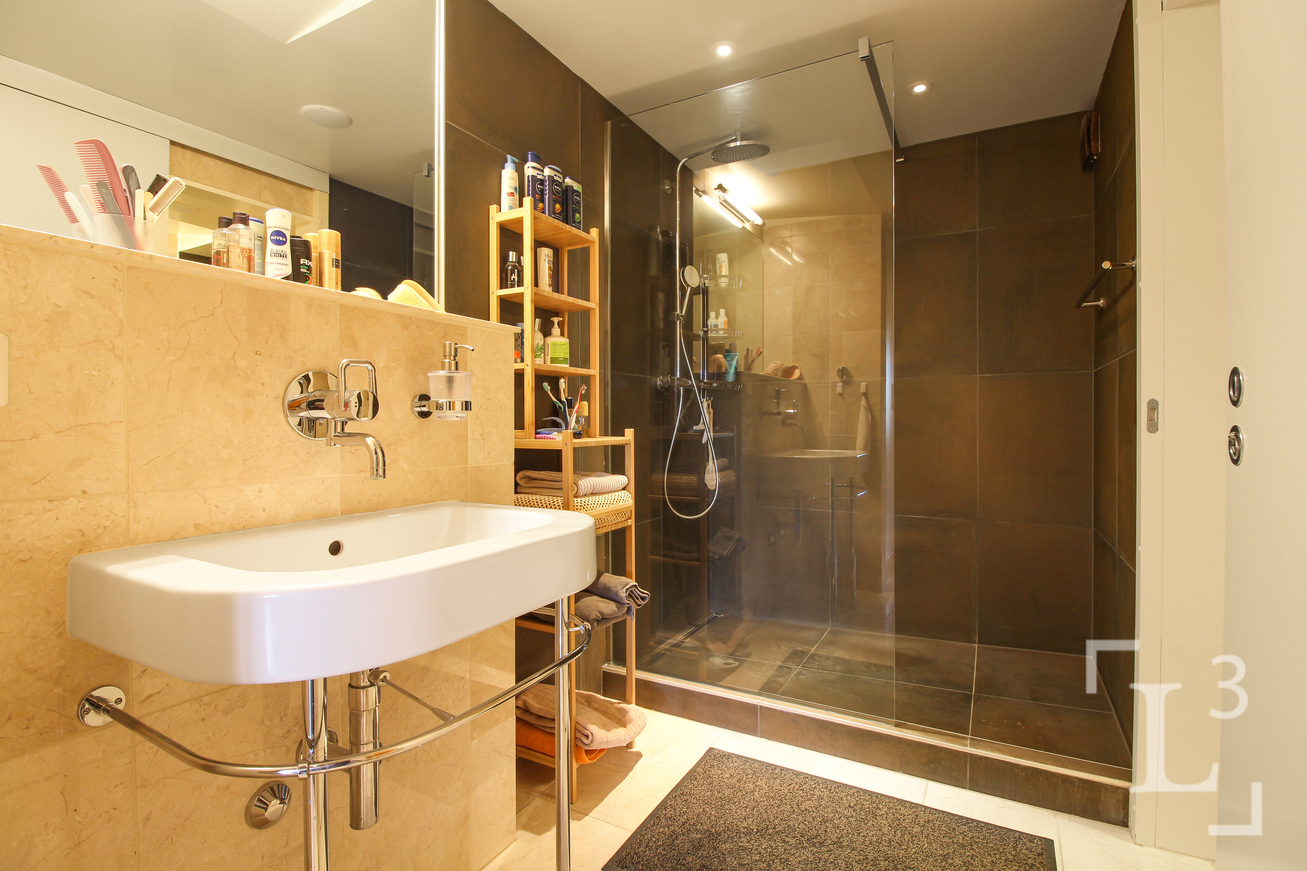 Salle de bain (Suite parentale) Salle de bain (Suite parentale)