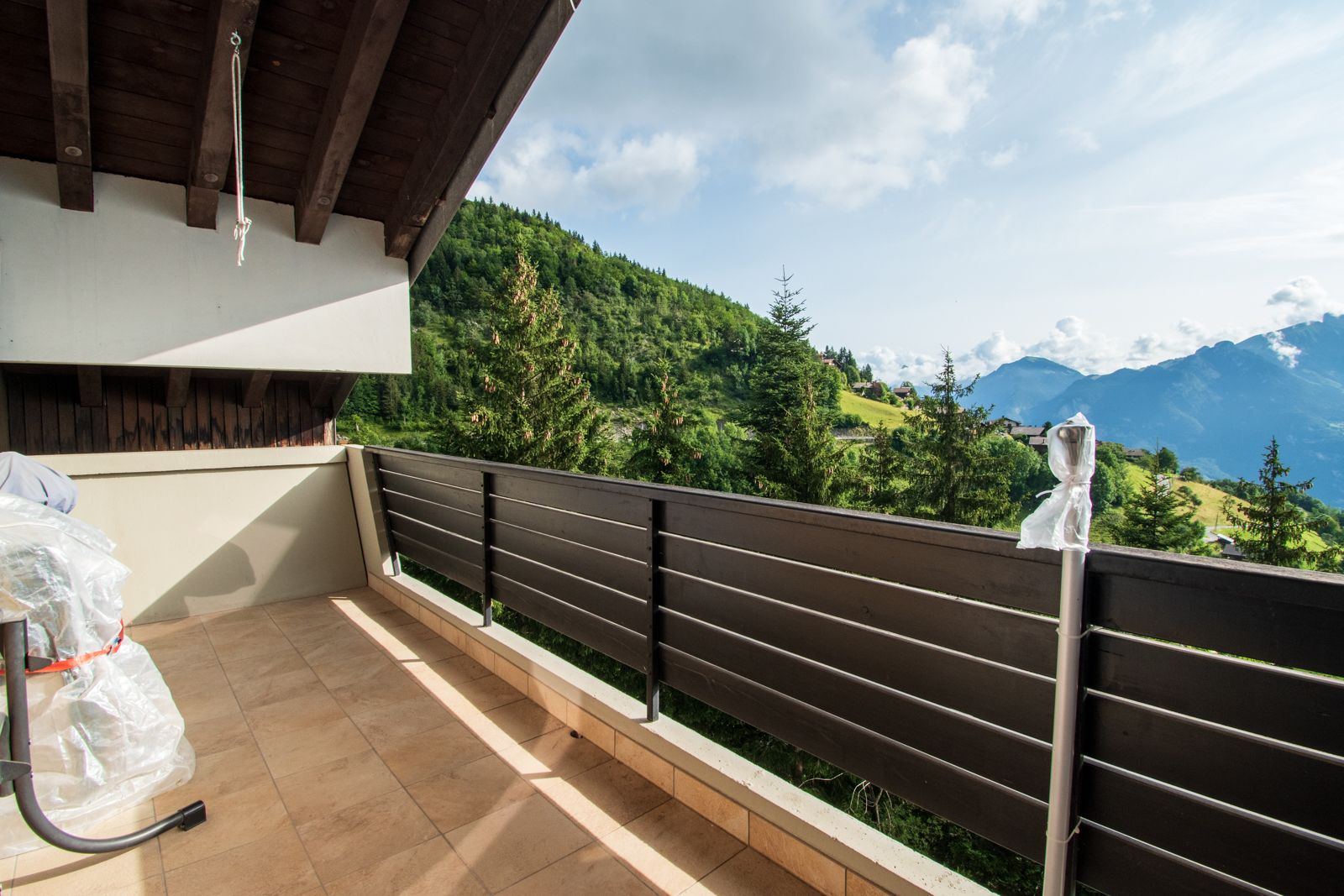 Balcon avec vue sur la plaine Balcon avec vue sur la plaine
