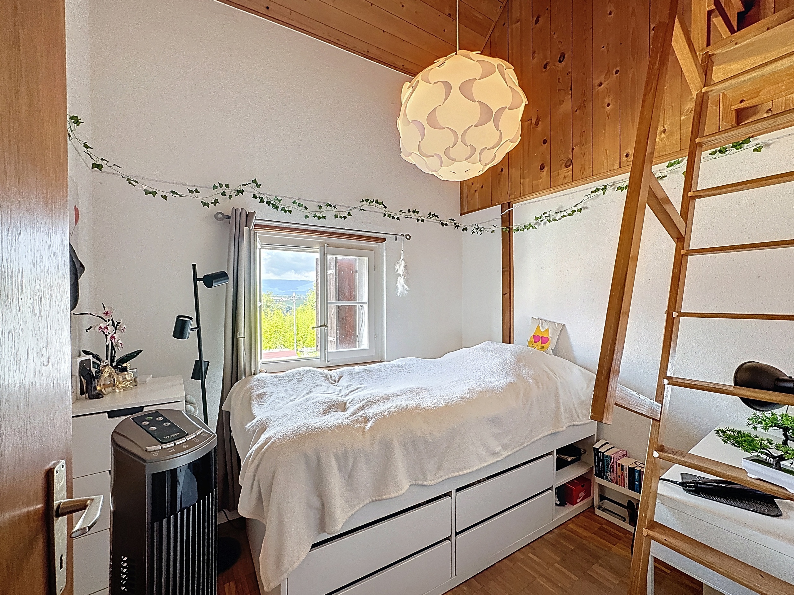 1ère Chambre du 4.5 pièces 1ère Chambre du 4.5 pièces