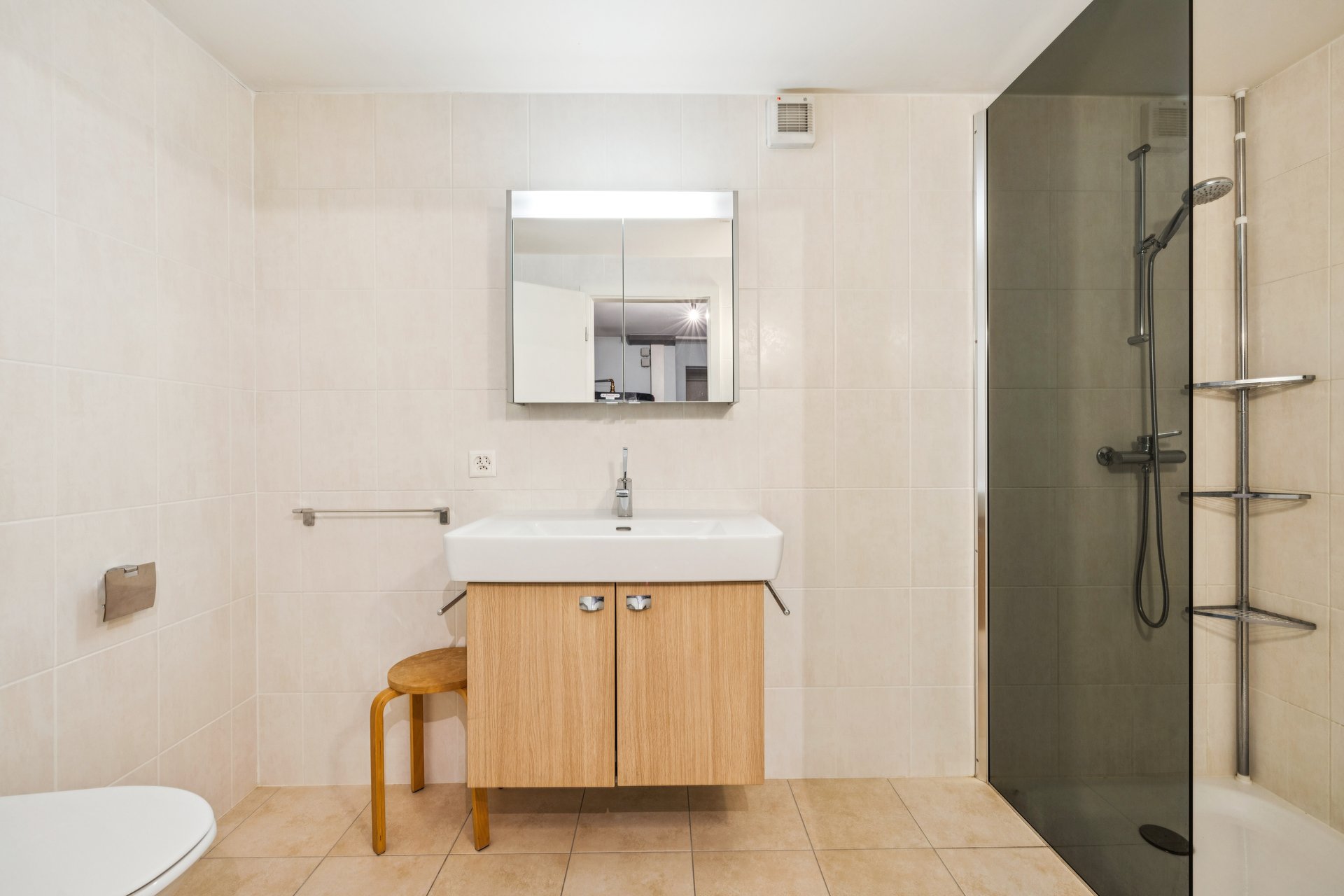 Salle de douche au sous sol