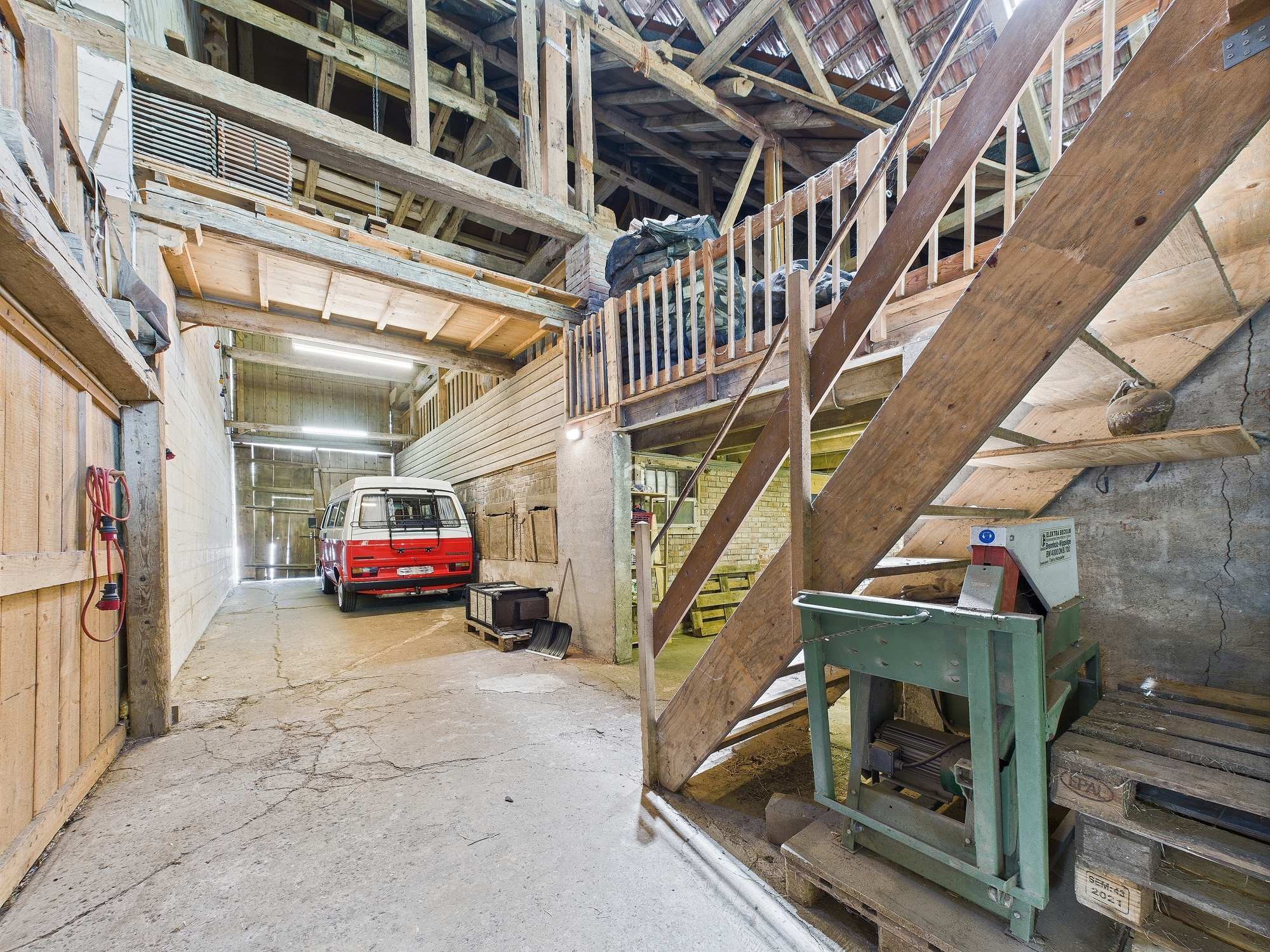 Nebennutzfläche - Maschinenplatz/Garage Nebennutzfläche - Maschinenplatz/Garage