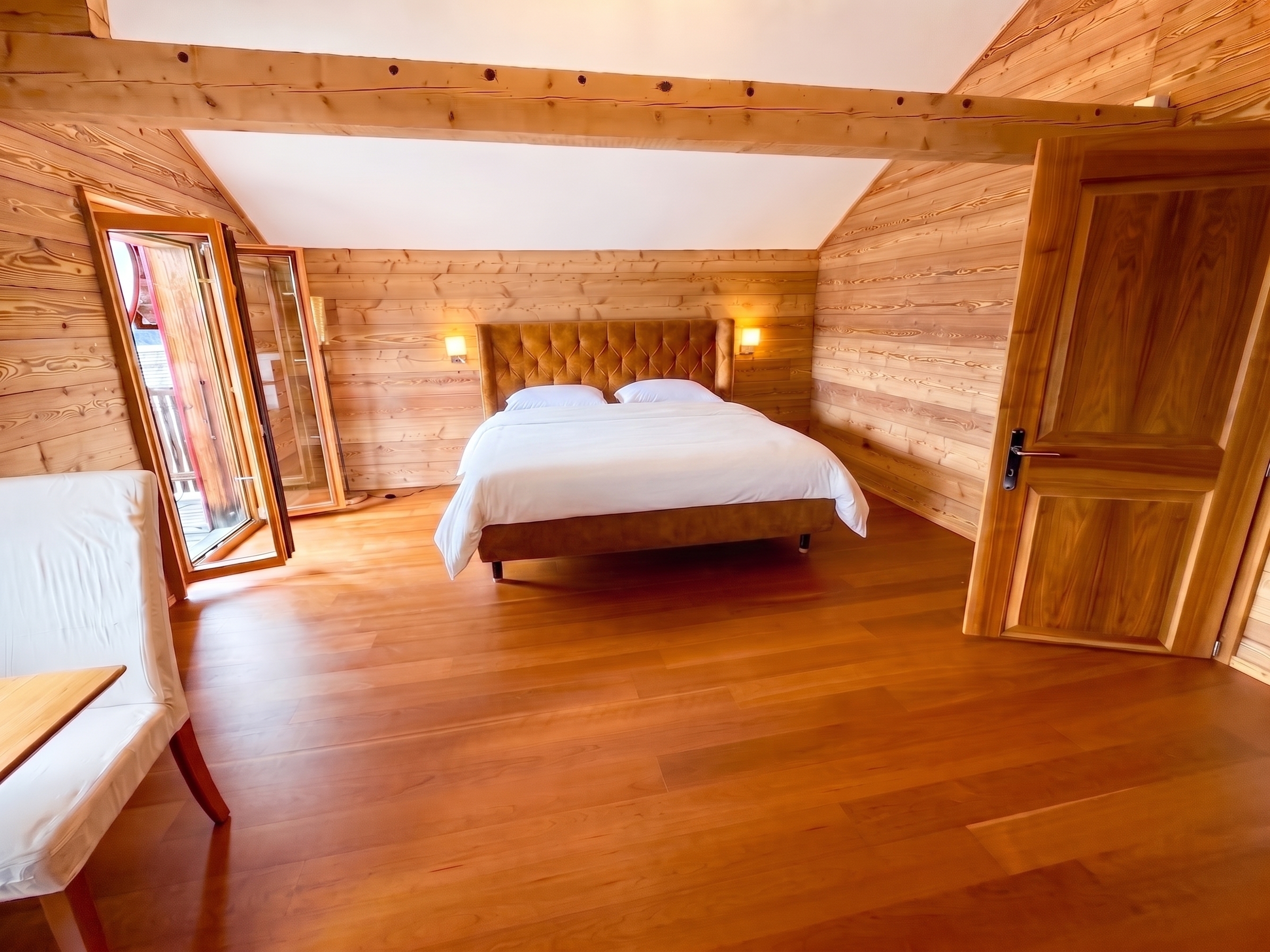 Schlafzimmer mit Balkon im OG Schlafzimmer mit Balkon im OG