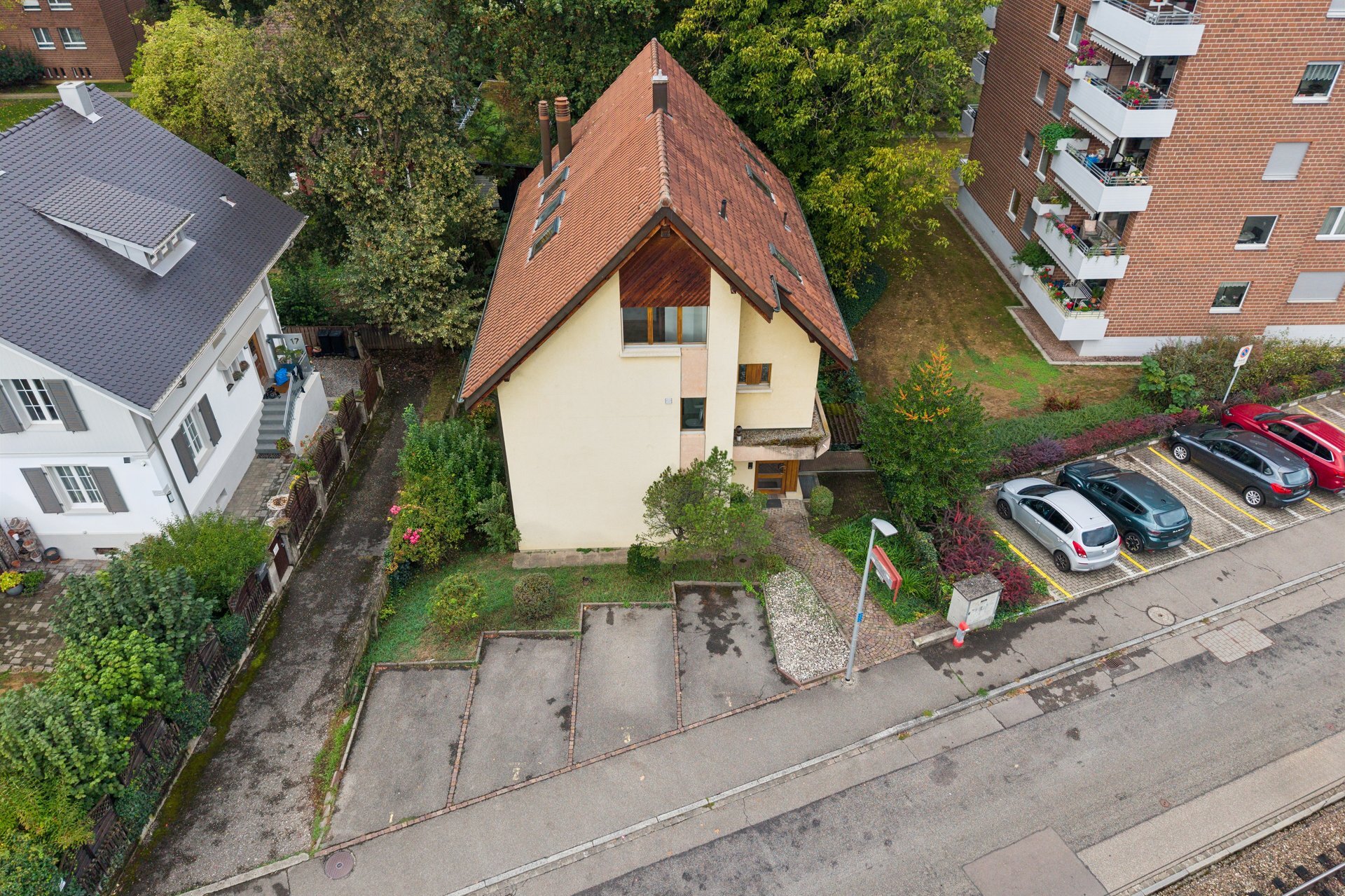 Exterior view 2