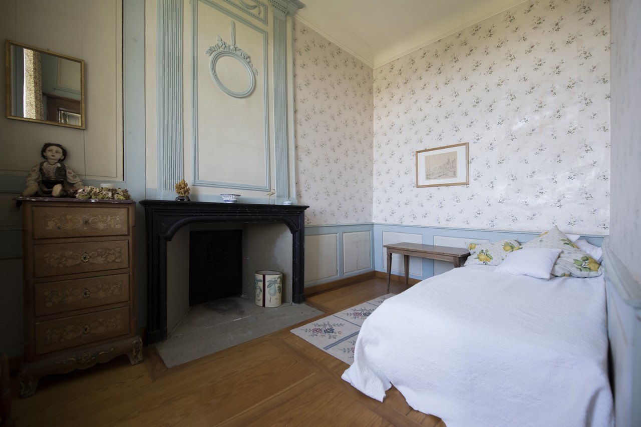 Chambre d'env. 8 m2 au 1er étage Chambre d'env. 8 m2 au 1er étage