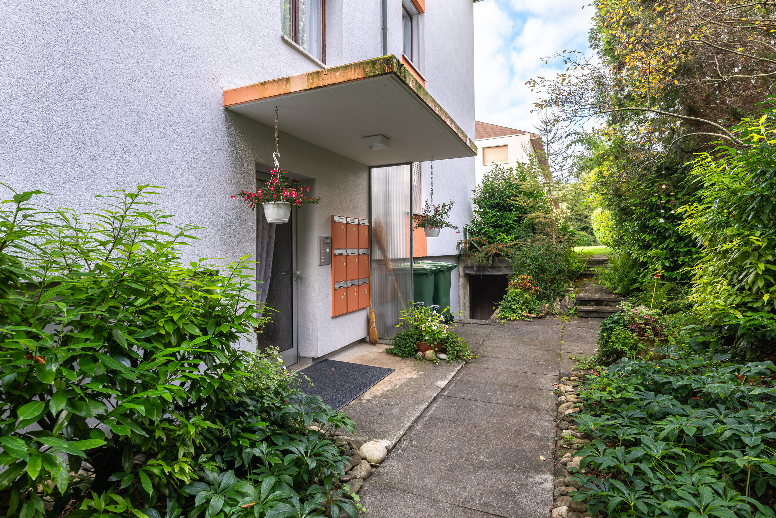 ZUGANG MEHRFAMILIENHAUS ZUGANG MEHRFAMILIENHAUS