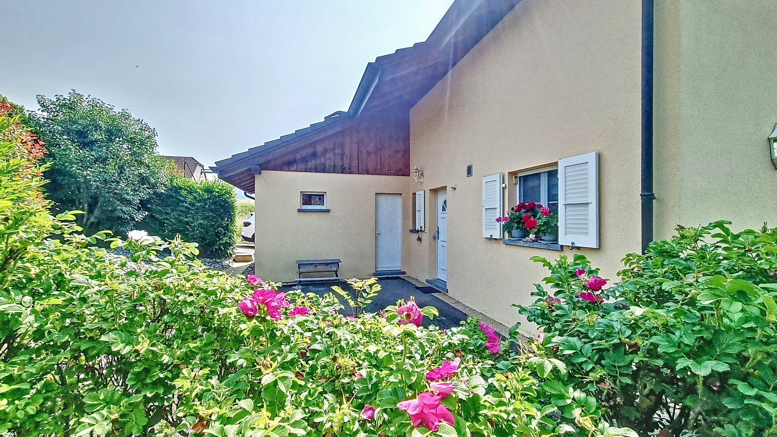 Exterior view 3