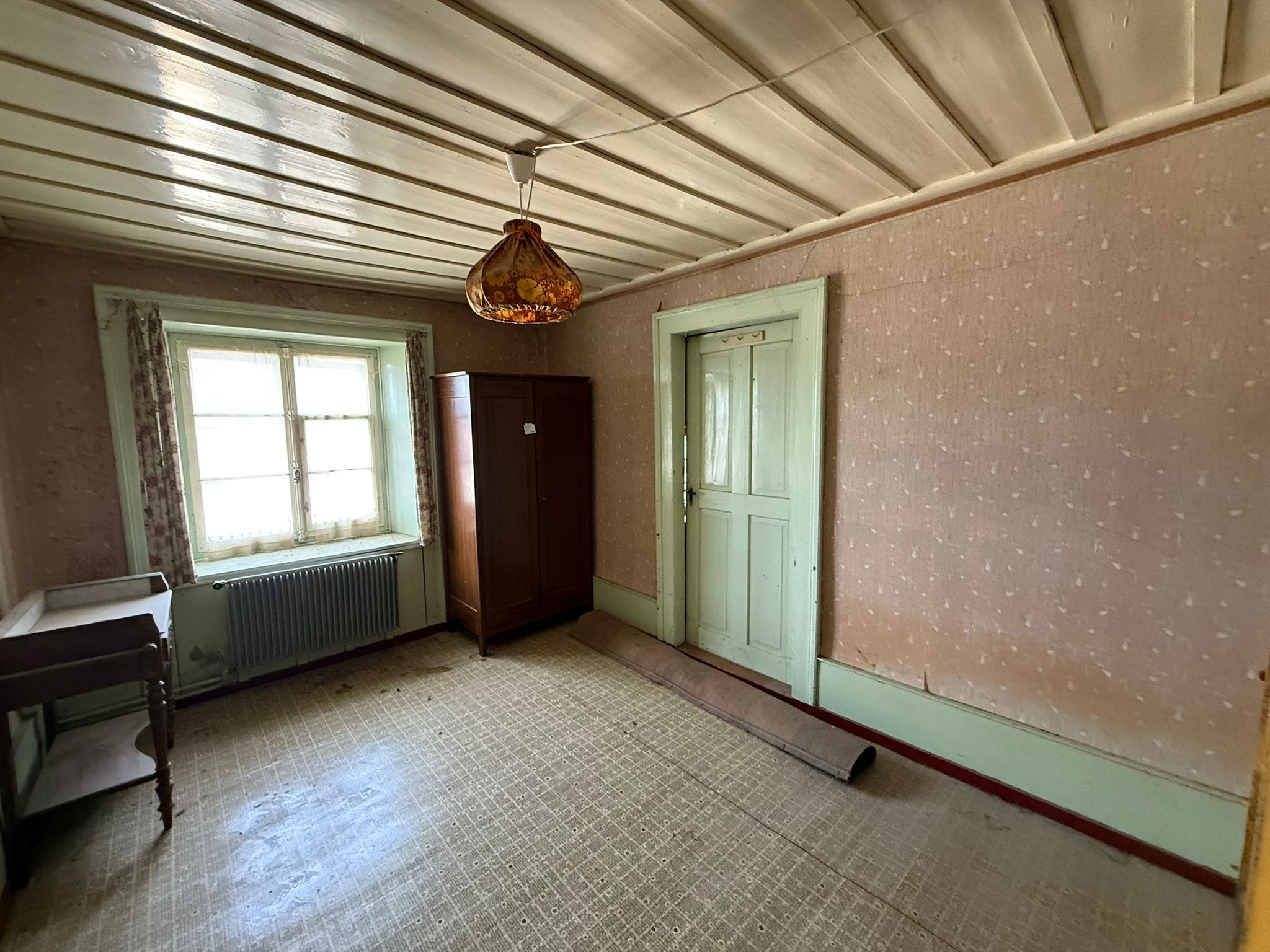 apartment n°6 - never renovated / dilapidated