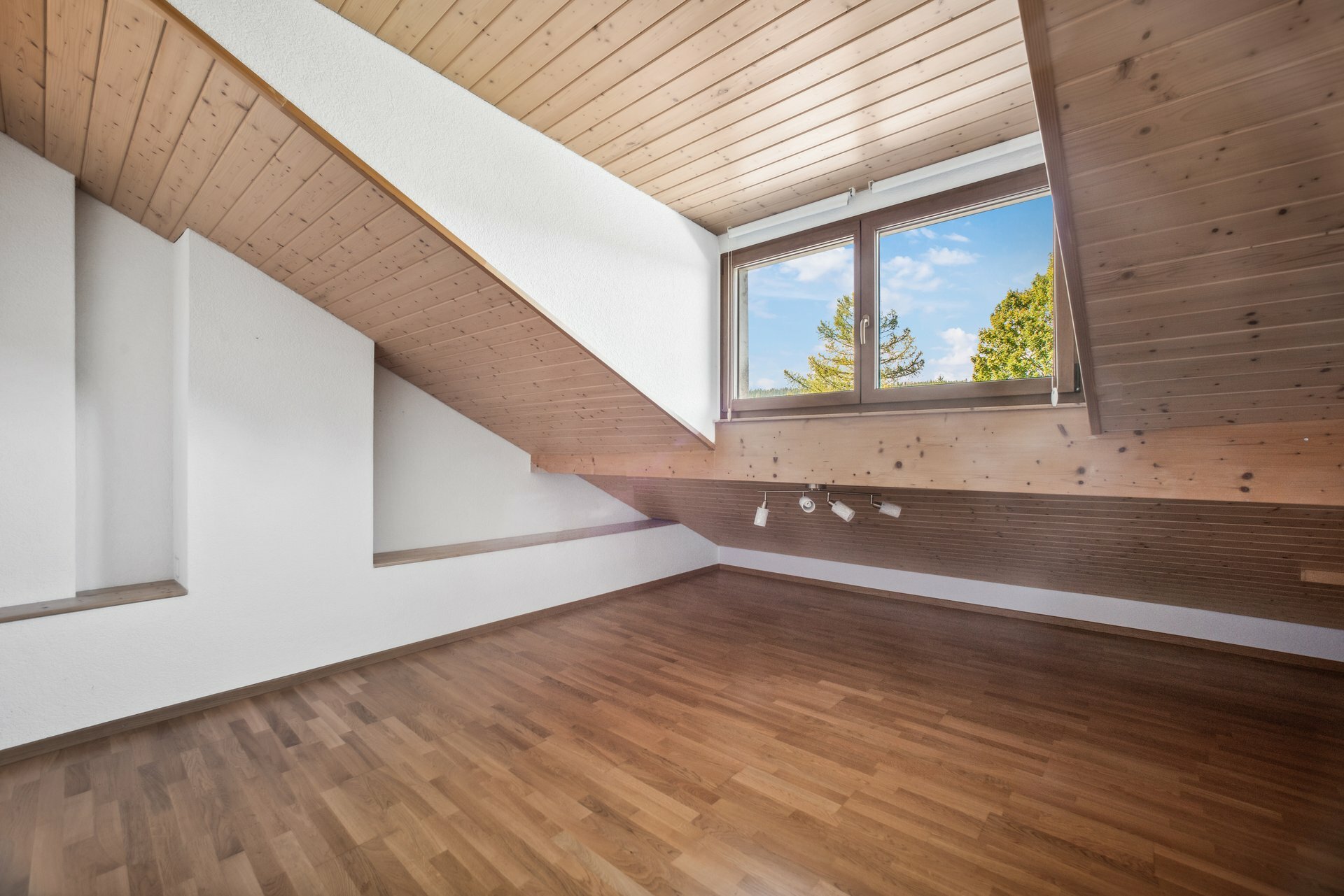 Chambre 1er étage ¦ appartement 9.5 pièces 