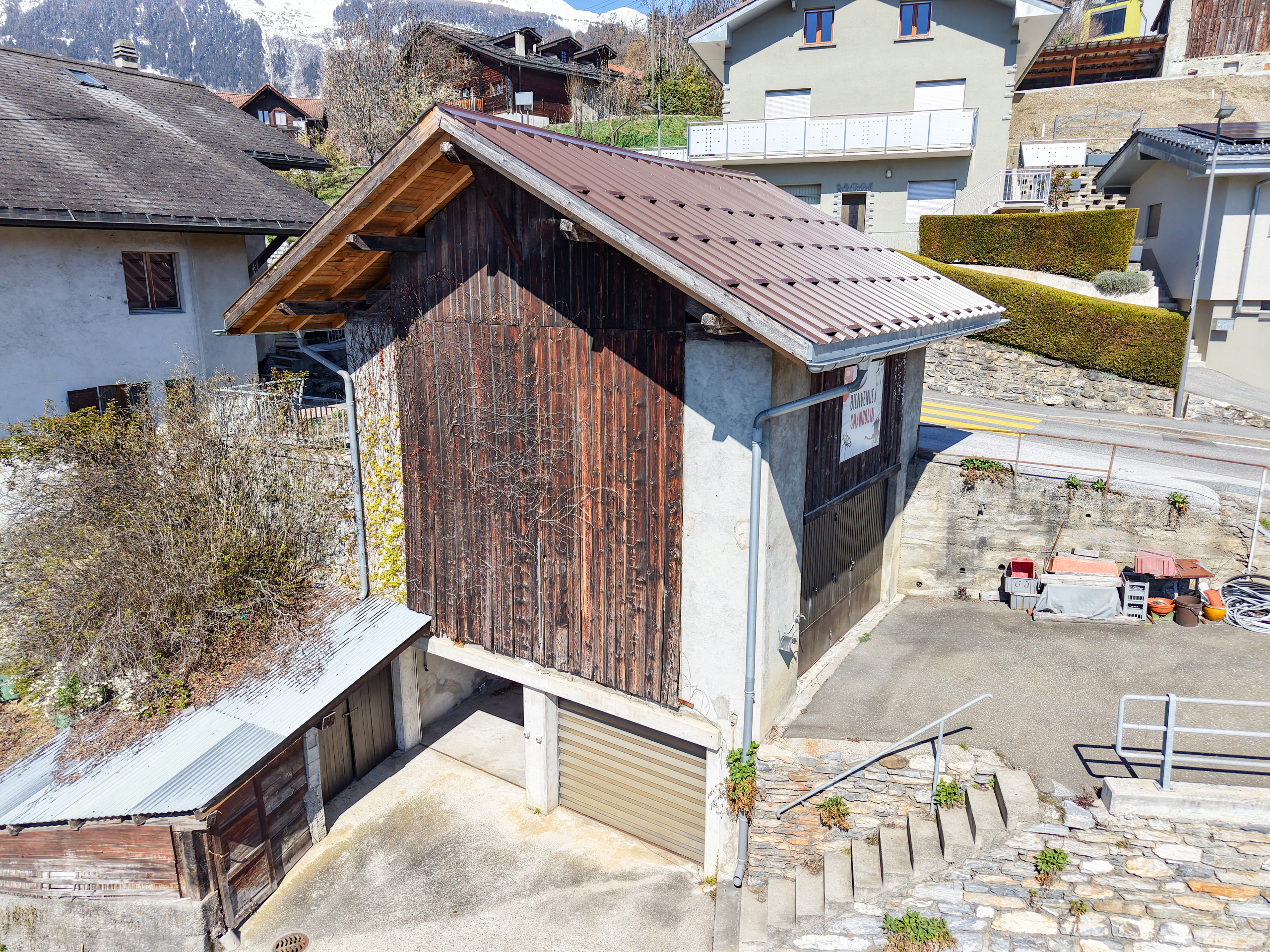 Exterior view 4