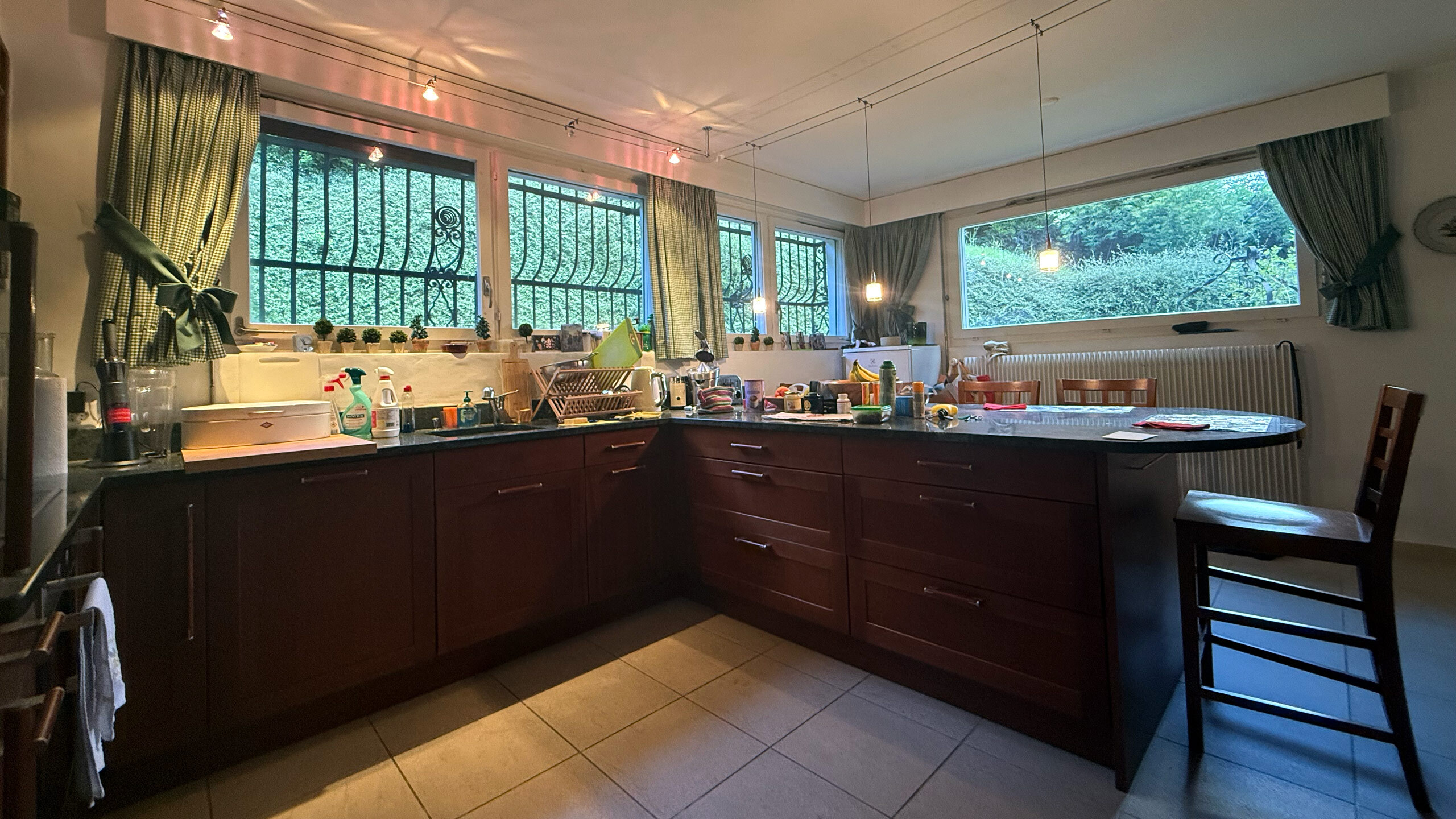 Separate kitchen with bar and outside access Separate kitchen with bar and outside access