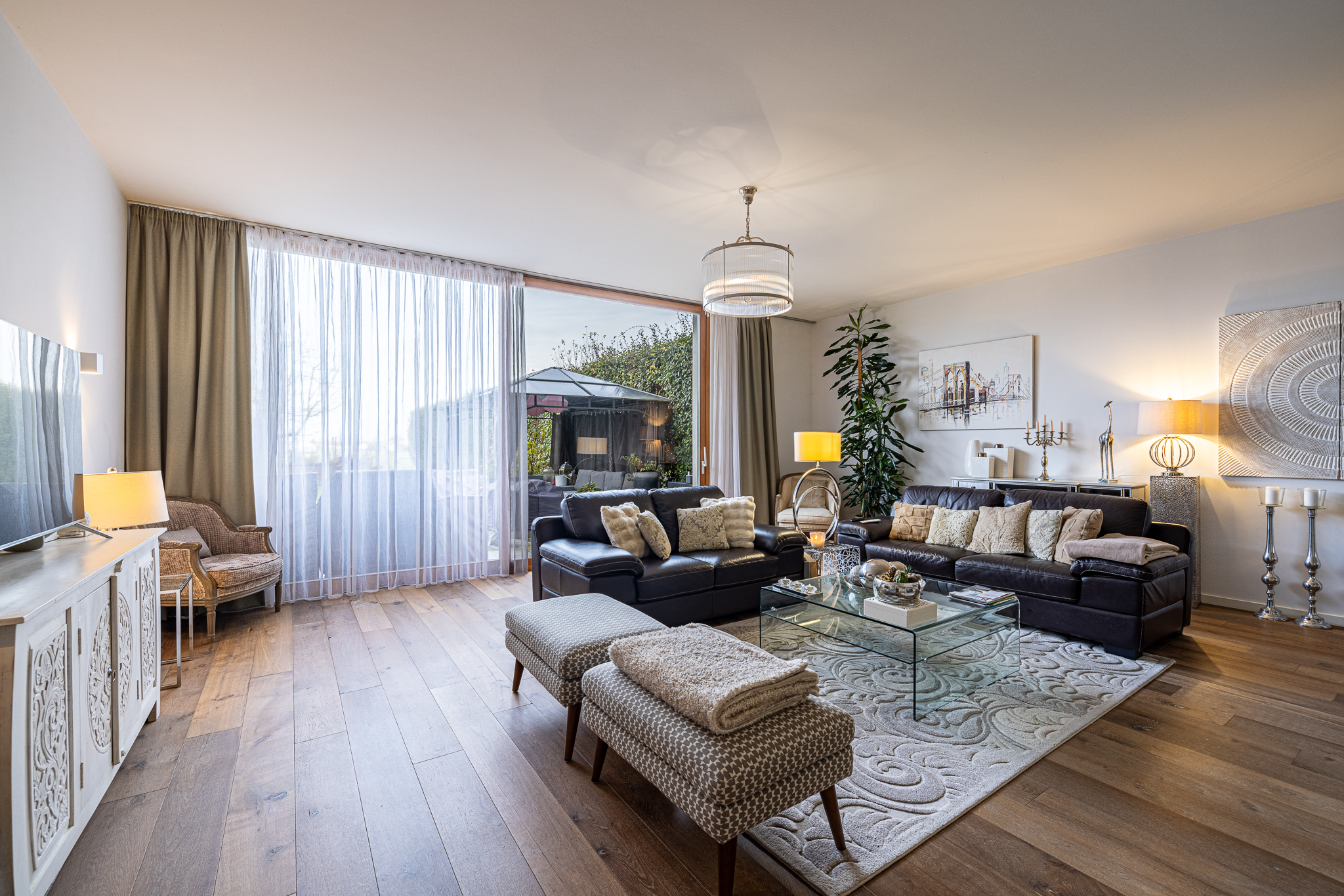 Interior view 6