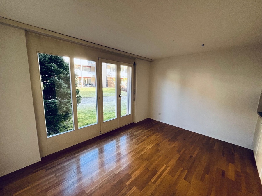 Esszimmer mit Austritt auf Terrasse