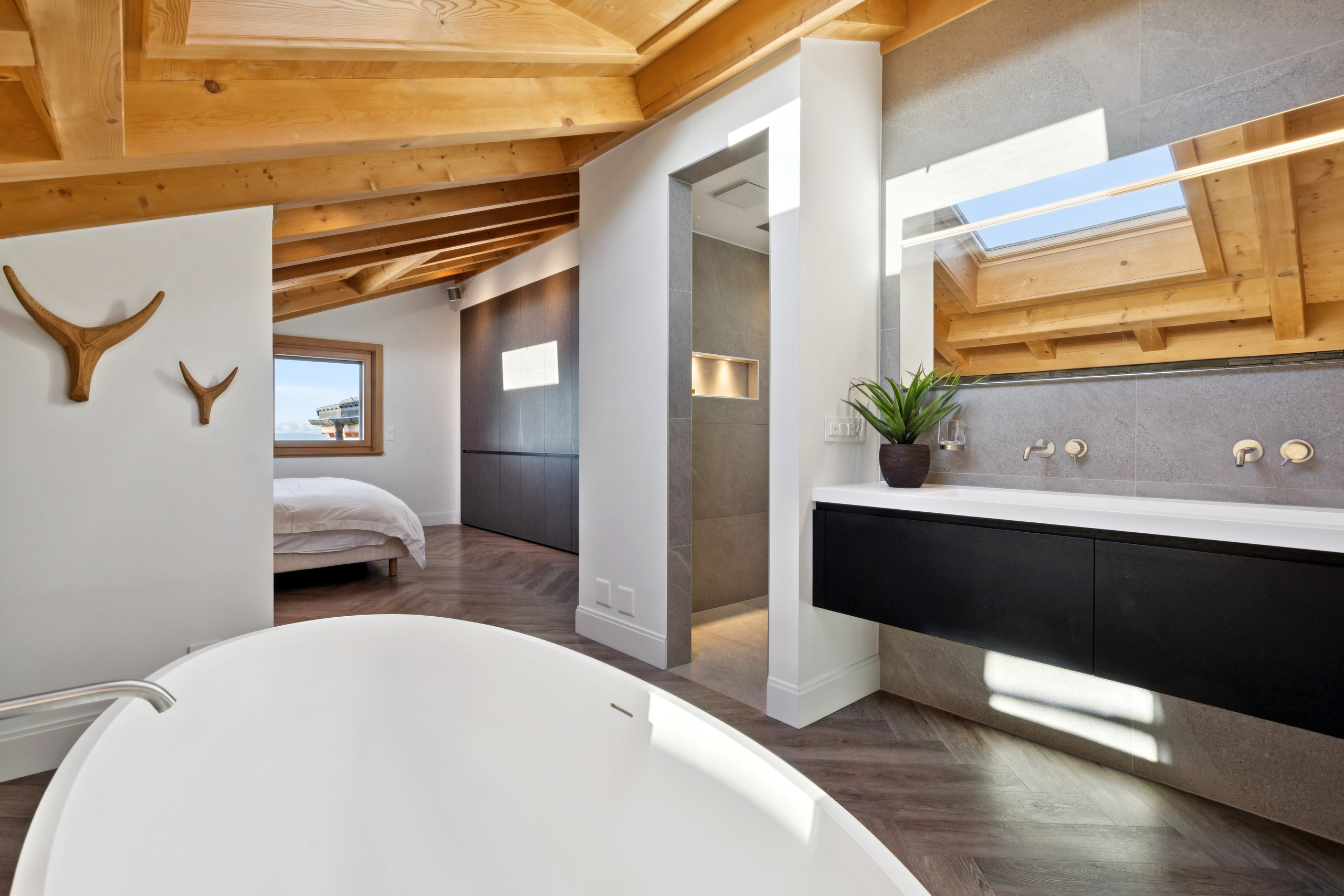 Suite parentale avec douche et baignoire