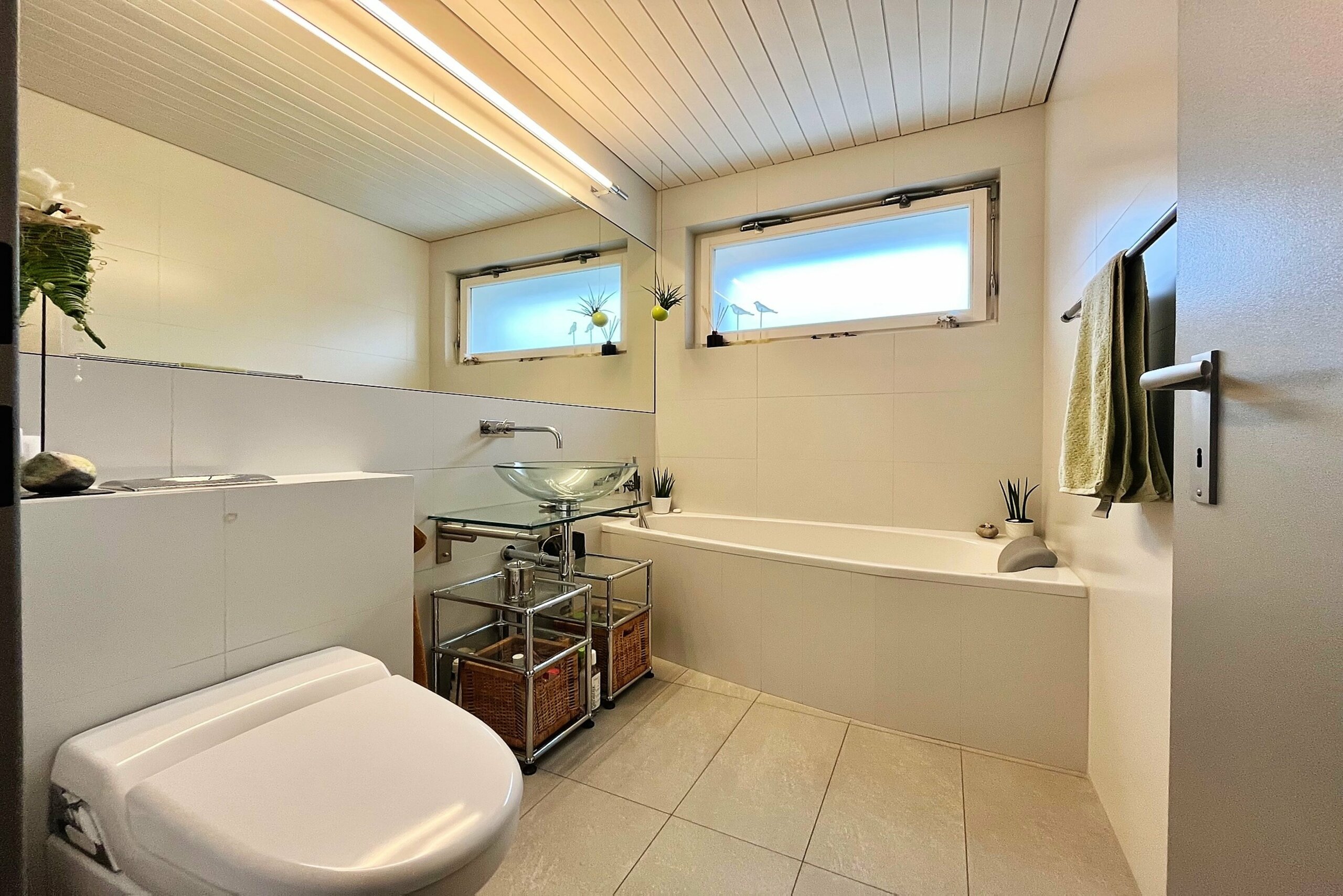 Interior view 4