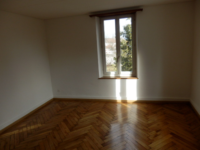 Appartement 5 pièces -chambre 1er étage Appartement 5 pièces -chambre 1er étage