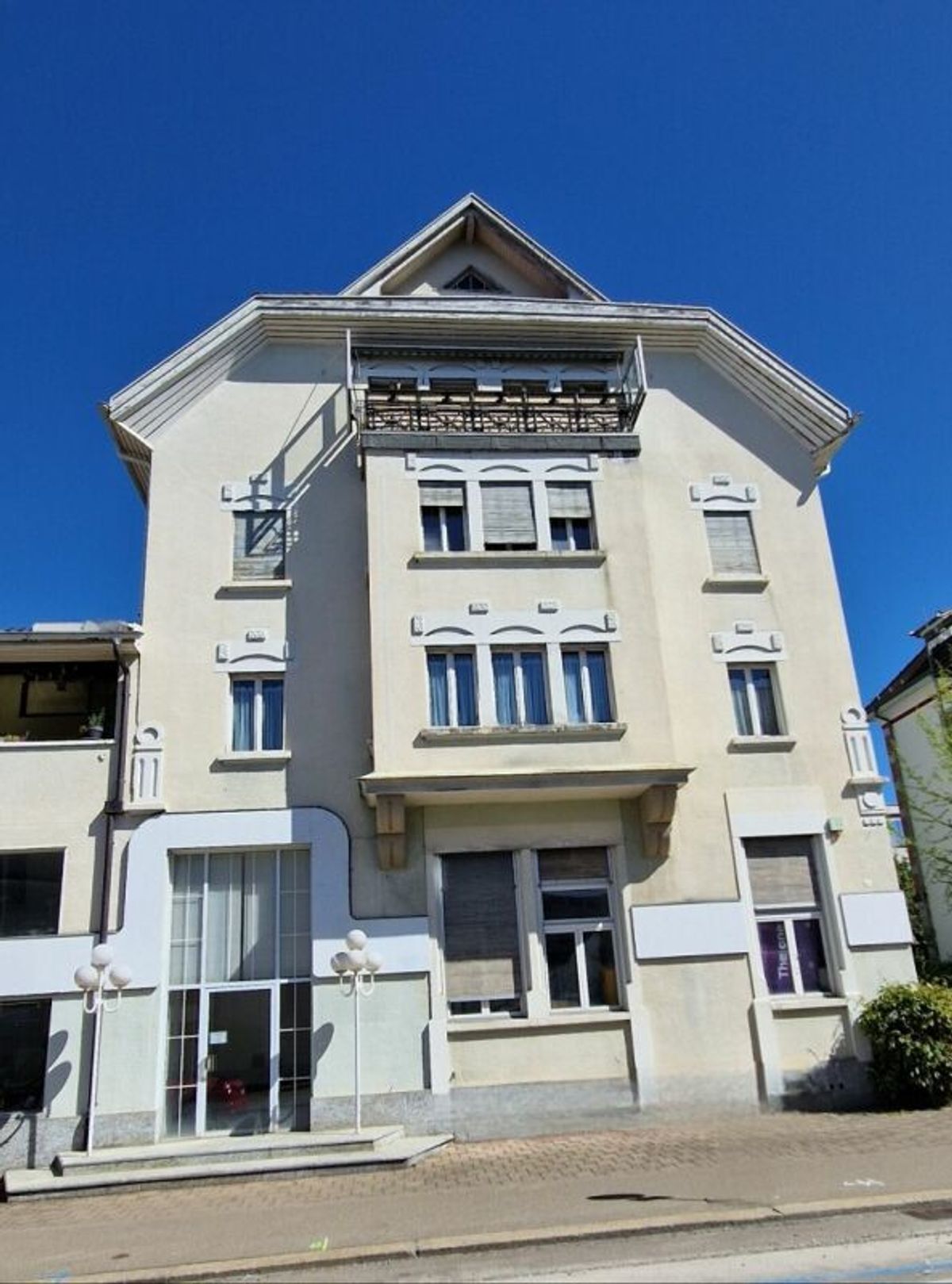 Firstview