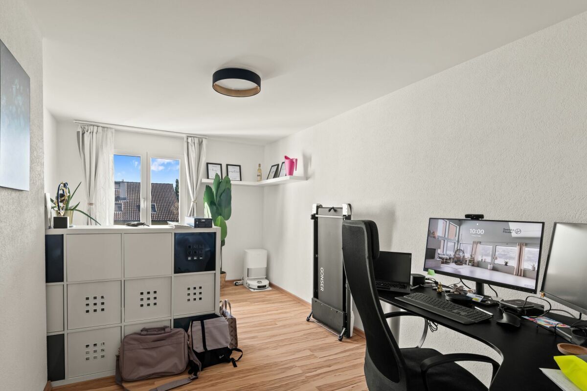 Photo 12