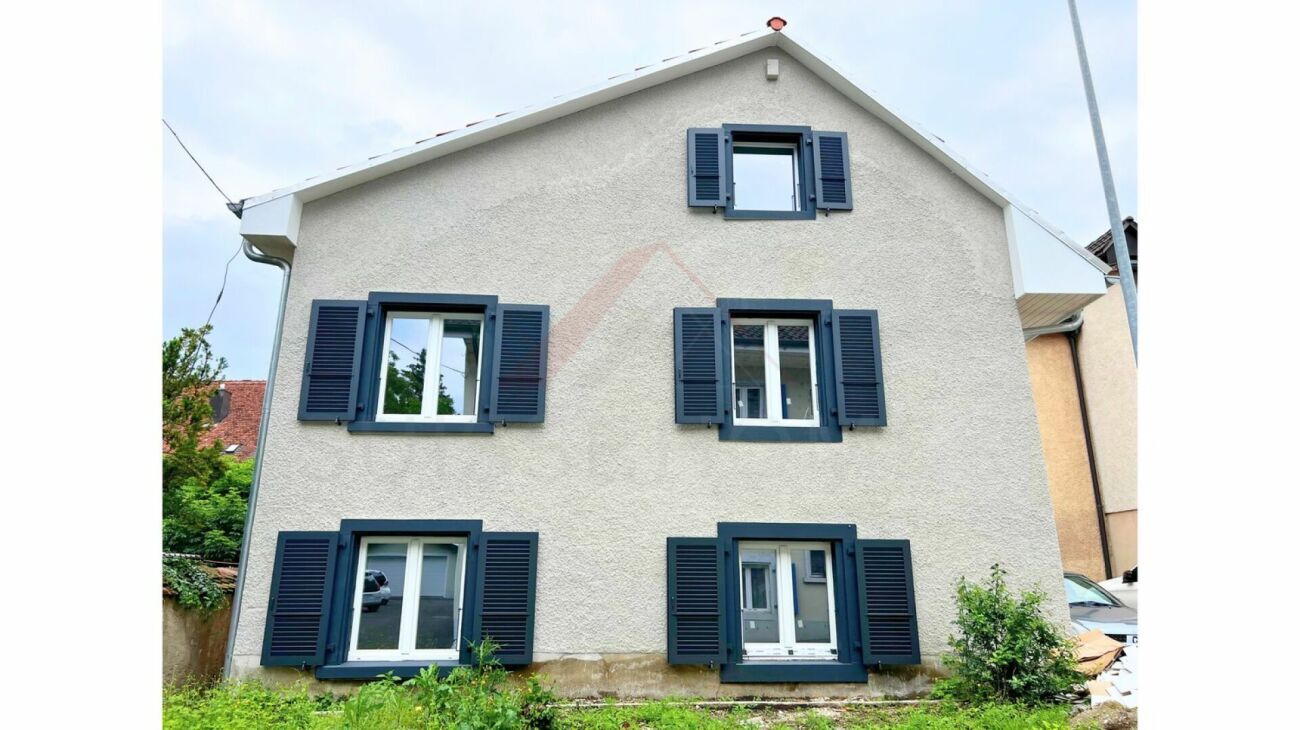 Fassadenansicht (Front, Rückseite, Seite) ? Vue de la façade (avant, arrière, côté)