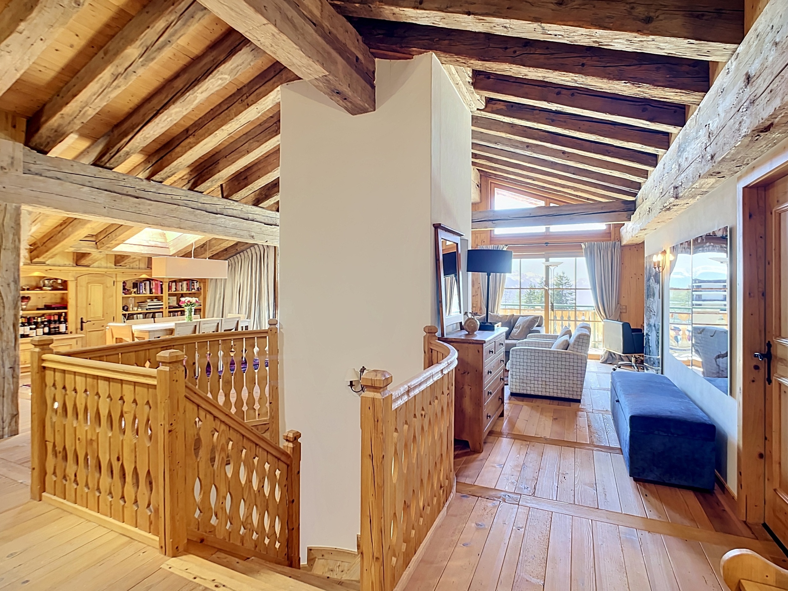 Interior view 11