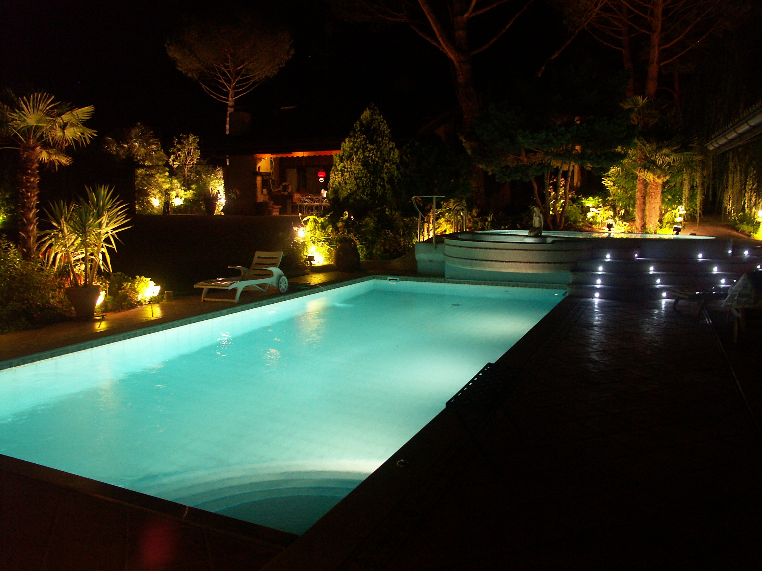 Piscine-Jacuzzi  Piscine-Jacuzzi