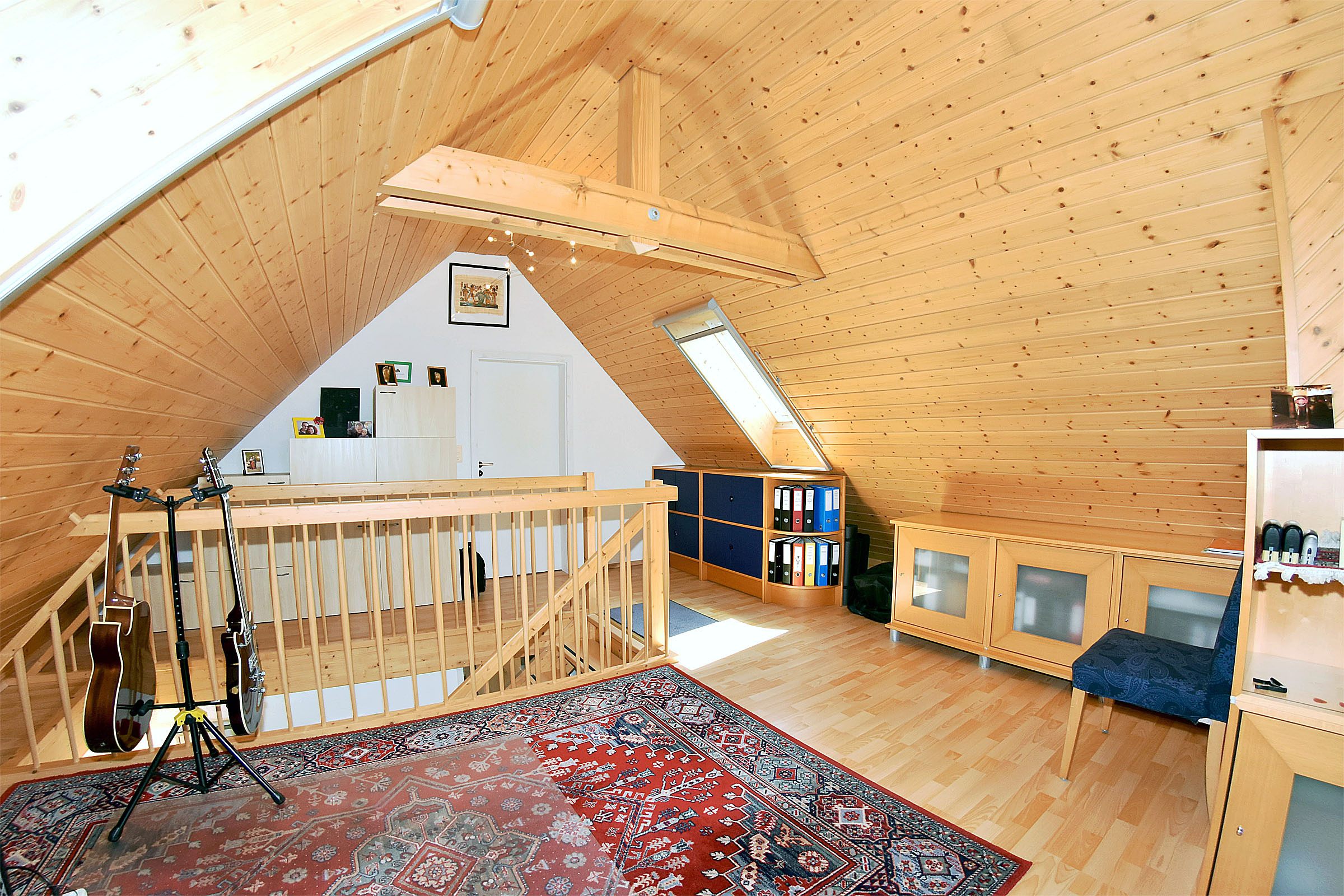 Dachzimmer mit ca. 30 m2