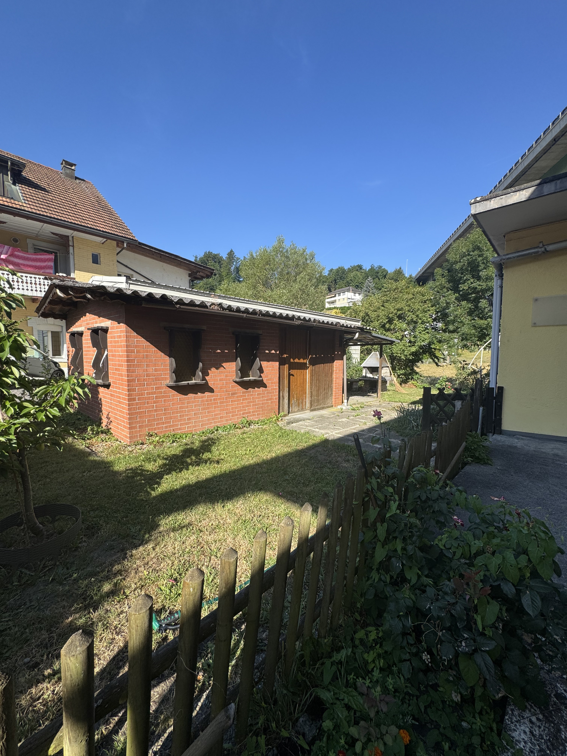 Exterior view 5
