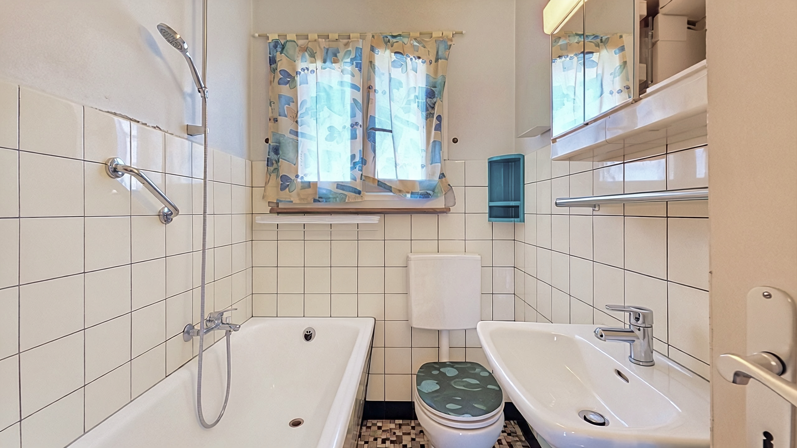 Salle de bain - rez Salle de bain - rez