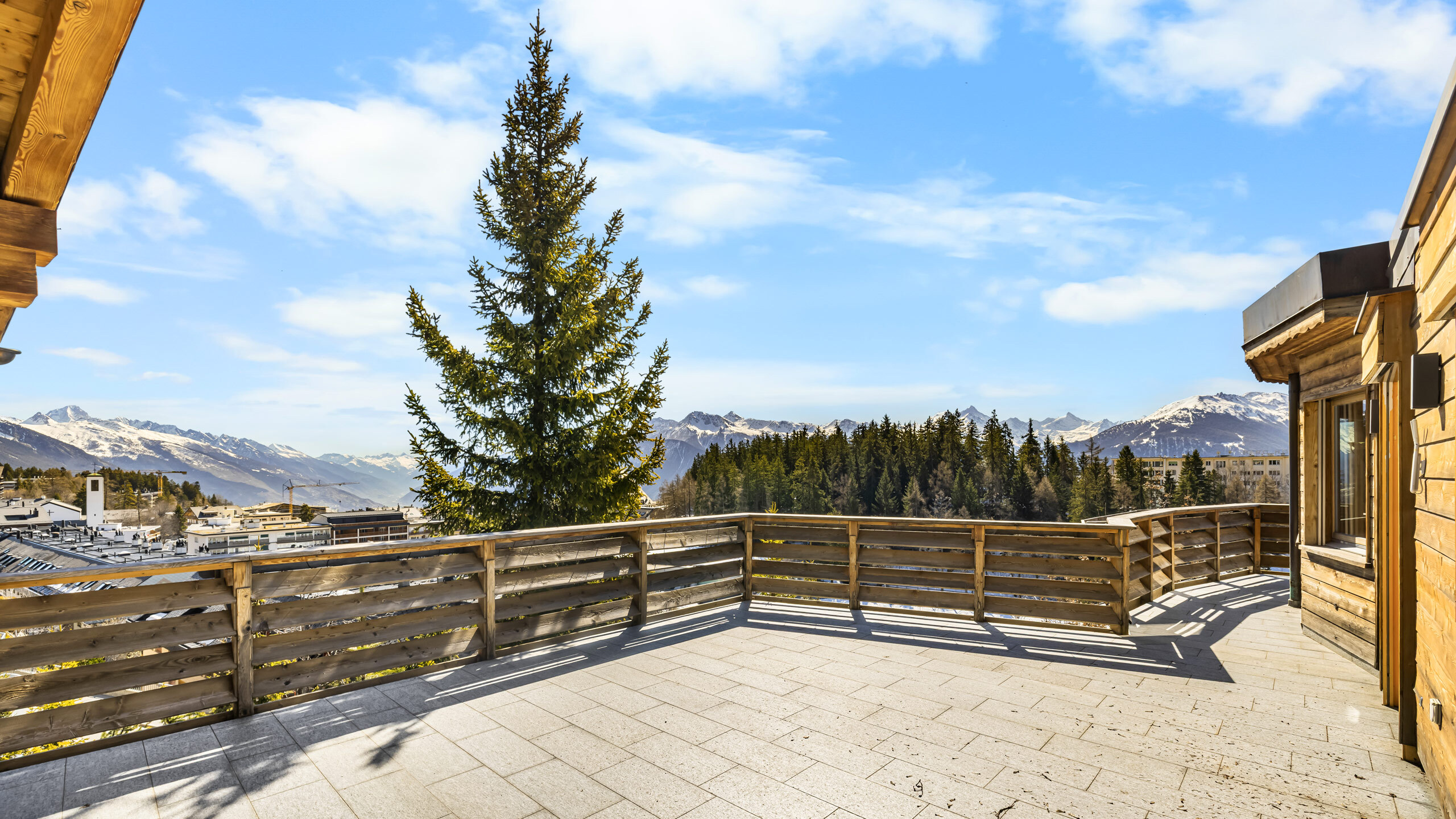 Terrasse Est avec magnifique vue Terrasse Est avec magnifique vue