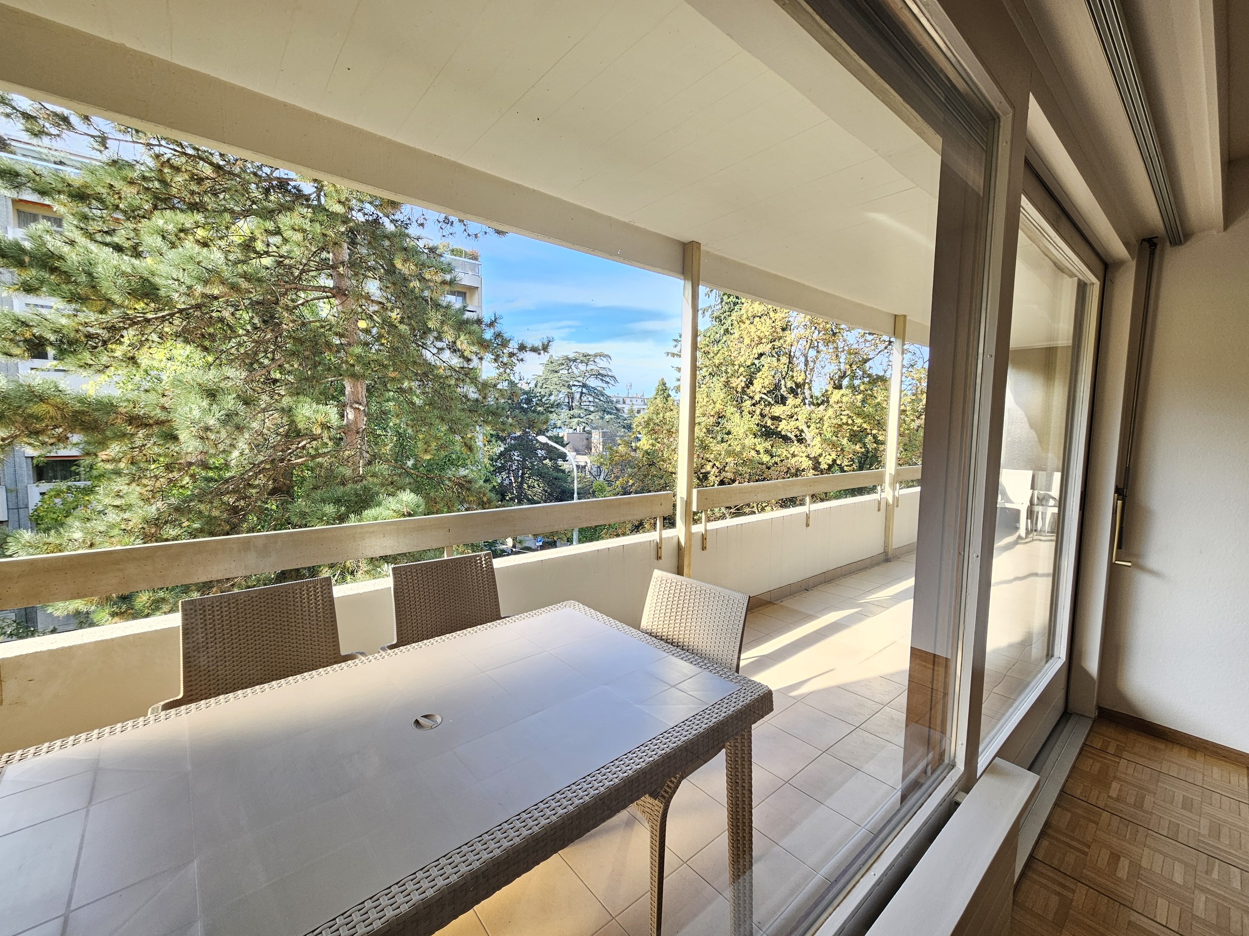 Interior view 10