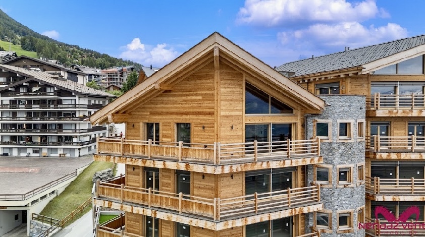 Exterior view 2