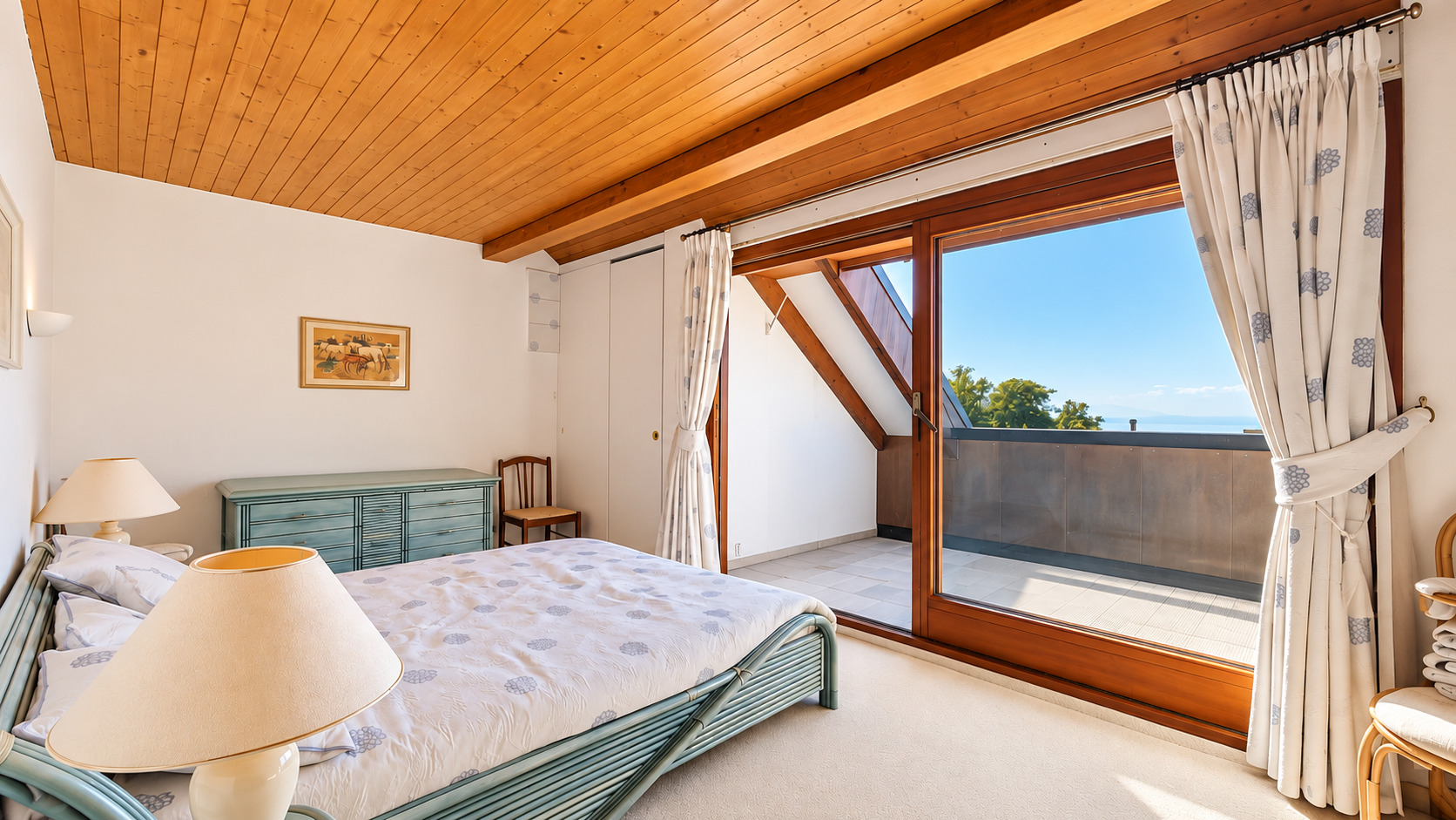 Interior view 4