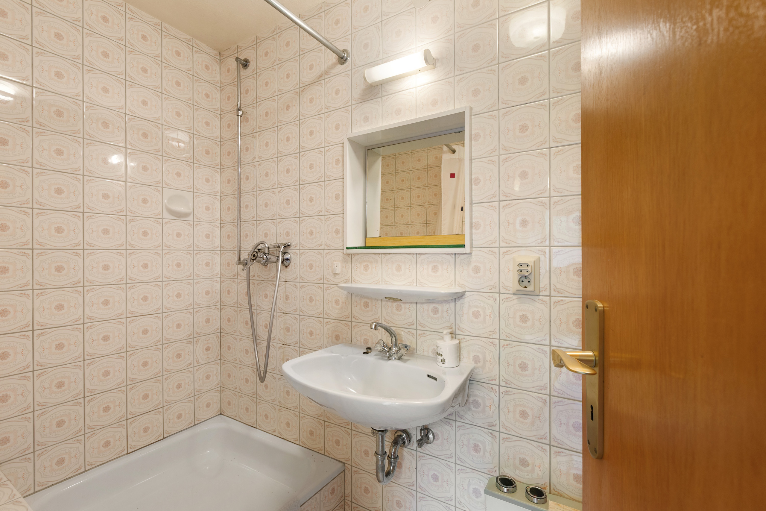 Eigenes Badezimmer der Einliegerwohnung Eigenes Badezimmer der Einliegerwohnung