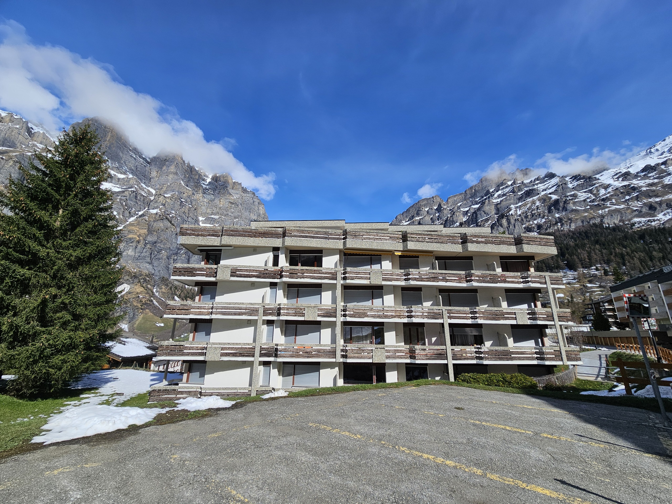 Exterior view 1