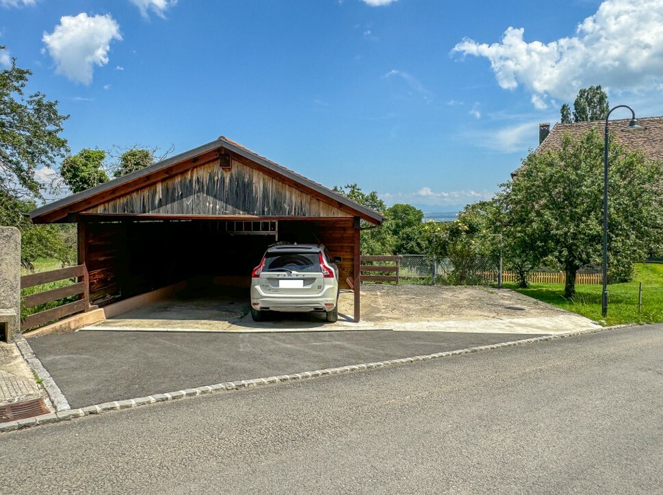 Couvert et parking en sus