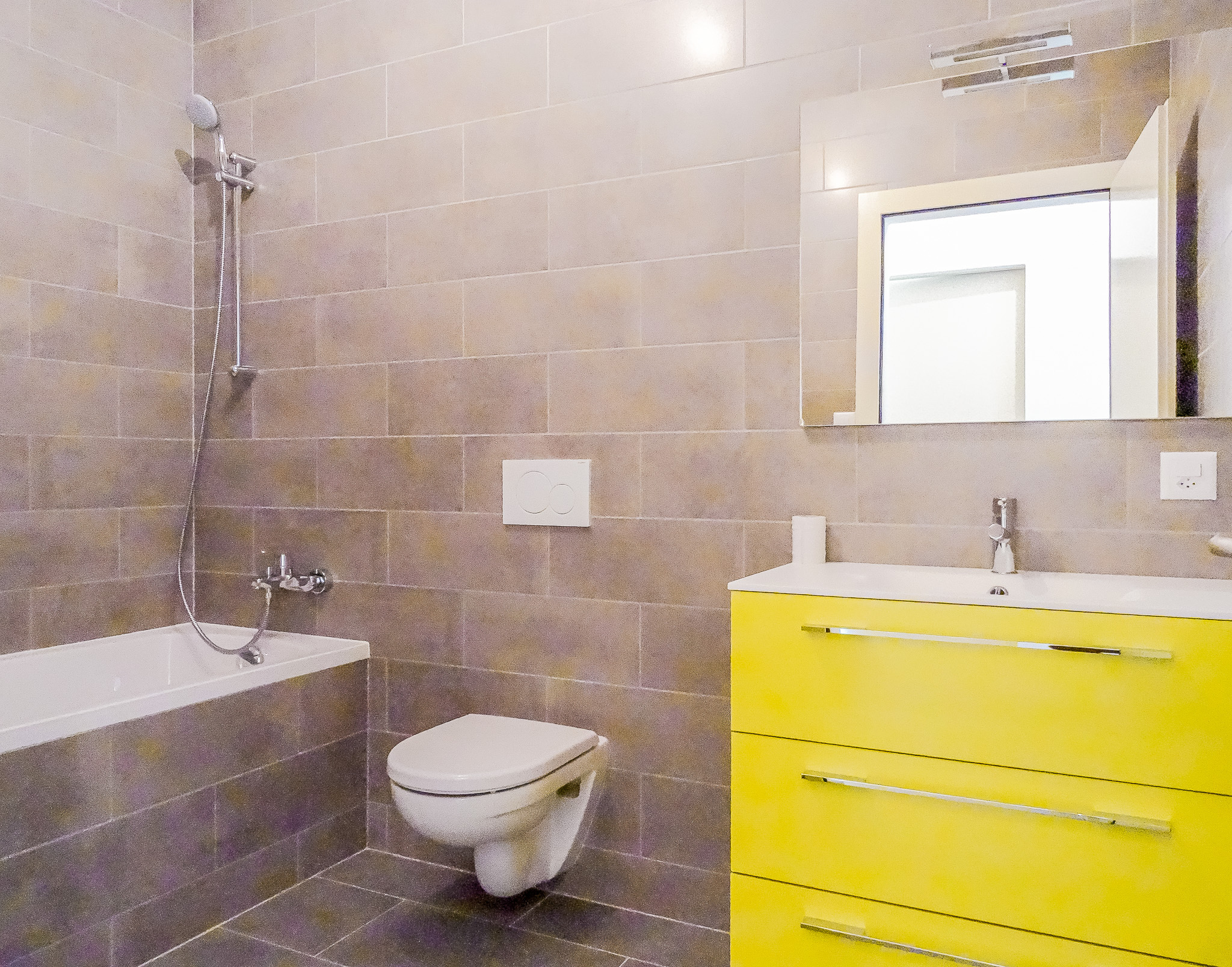 Appt de 3.5 pces - salle de bains au rez-de-chaussée Appt de 3.5 pces - salle de bains au rez-de-chaussée