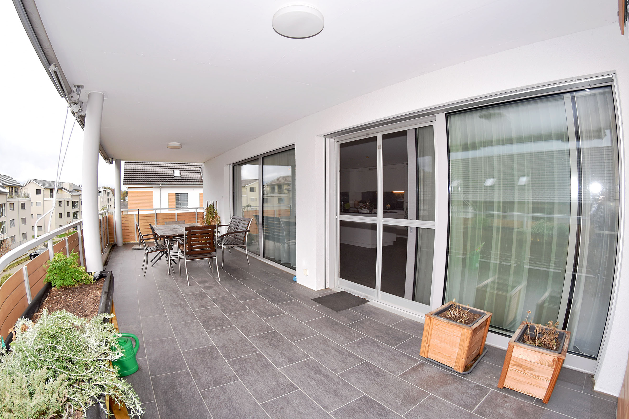 Terrasse 32 m2 mit Abstellraum